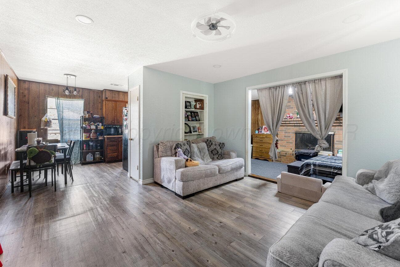 701 E 15TH Avenue, Pampa, TX 79065-4505, photo 3