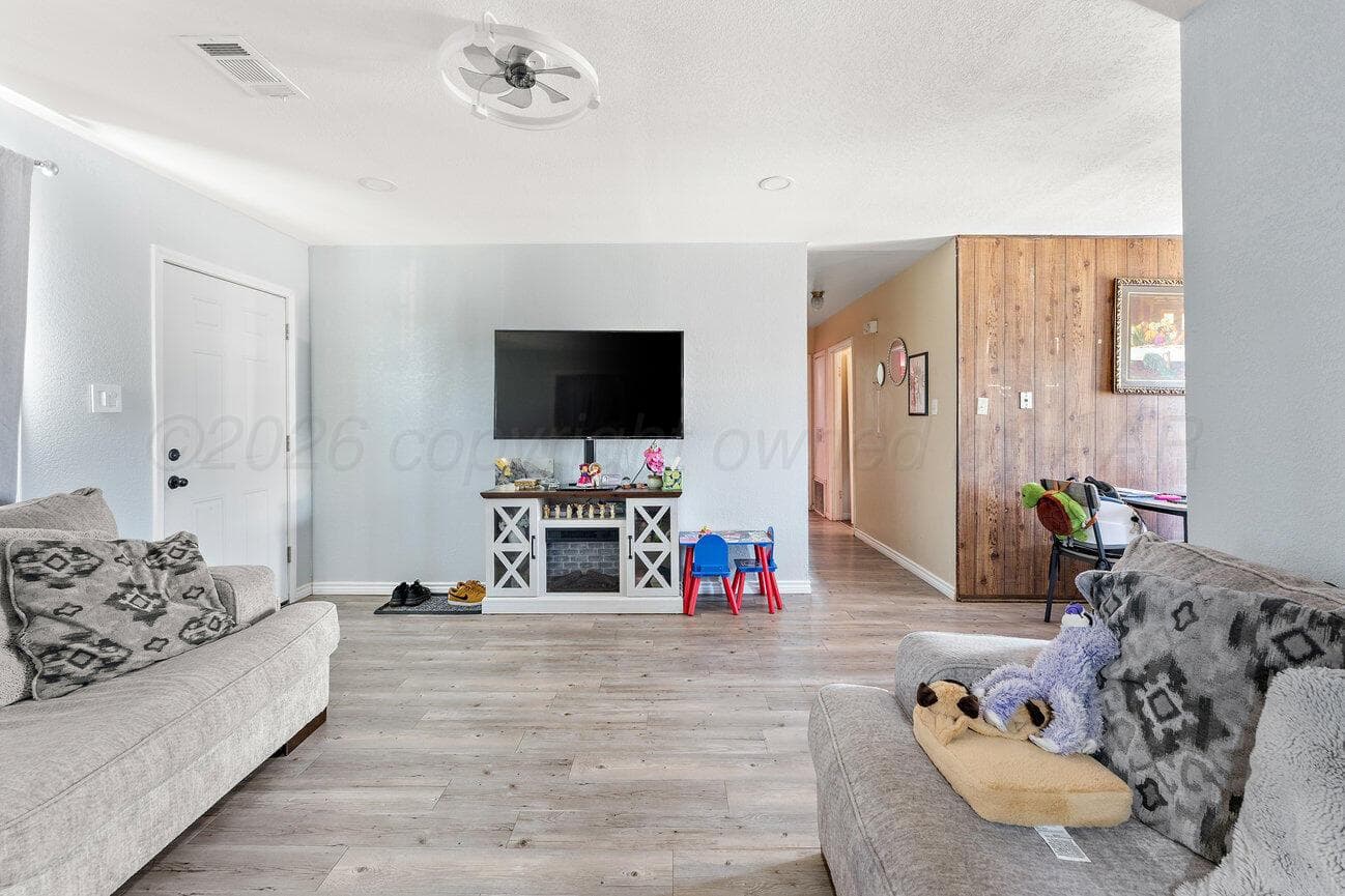 701 E 15TH Avenue, Pampa, TX 79065-4505, photo 5