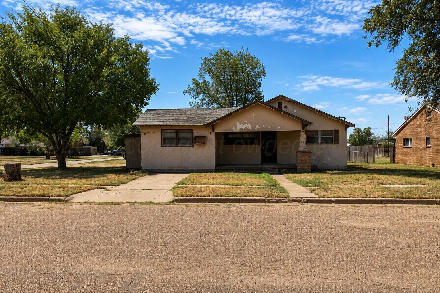 211 N 2nd Street, Quitaque, TX 79255