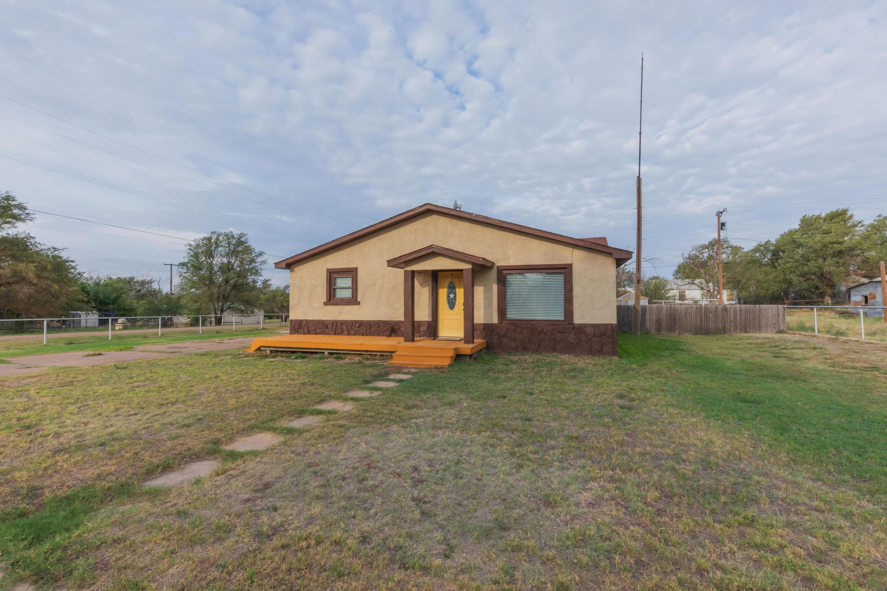 203 ASH Street, Skellytown, TX 79080-1827