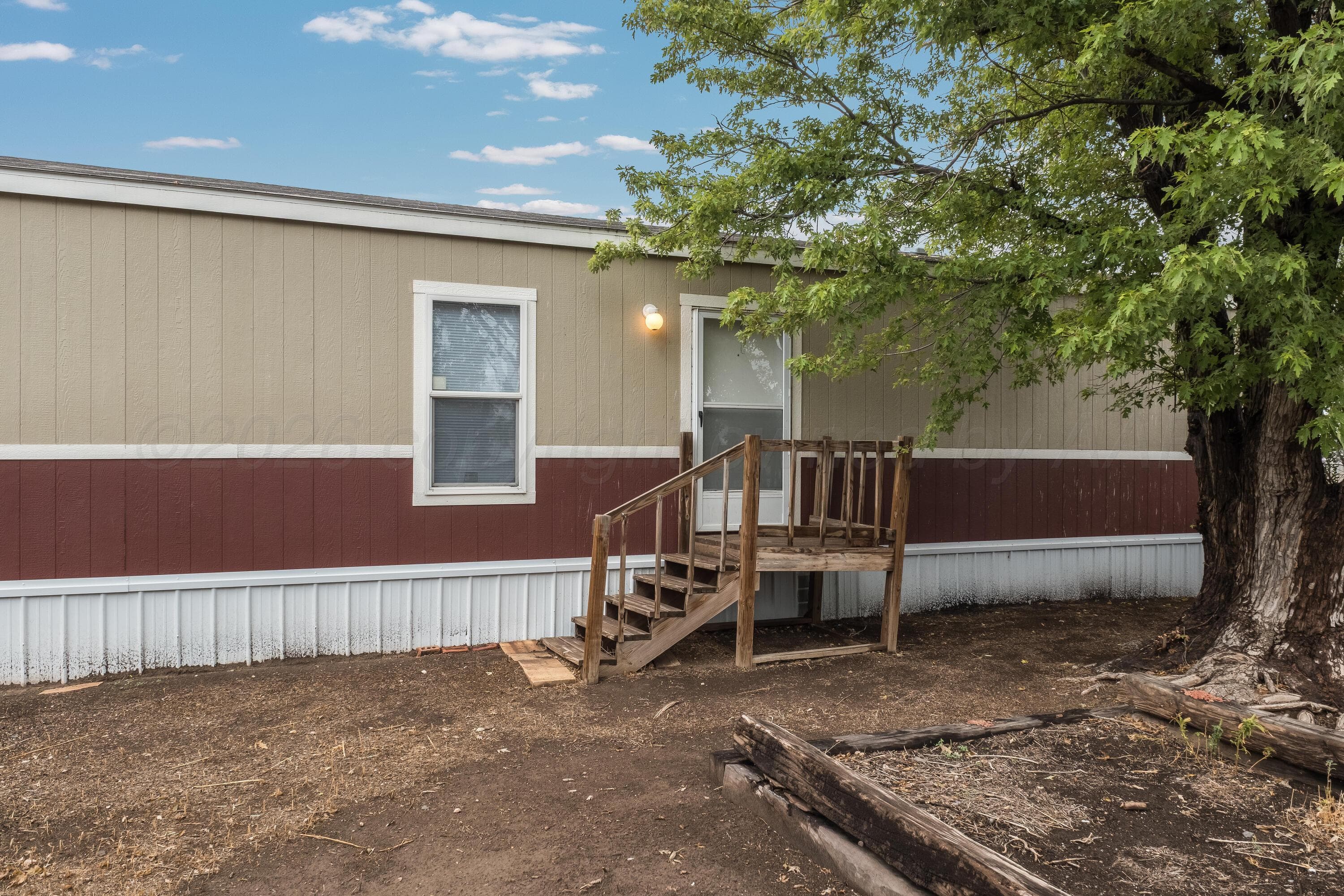 201 AVENUE R, Sunray, TX 79086-1760