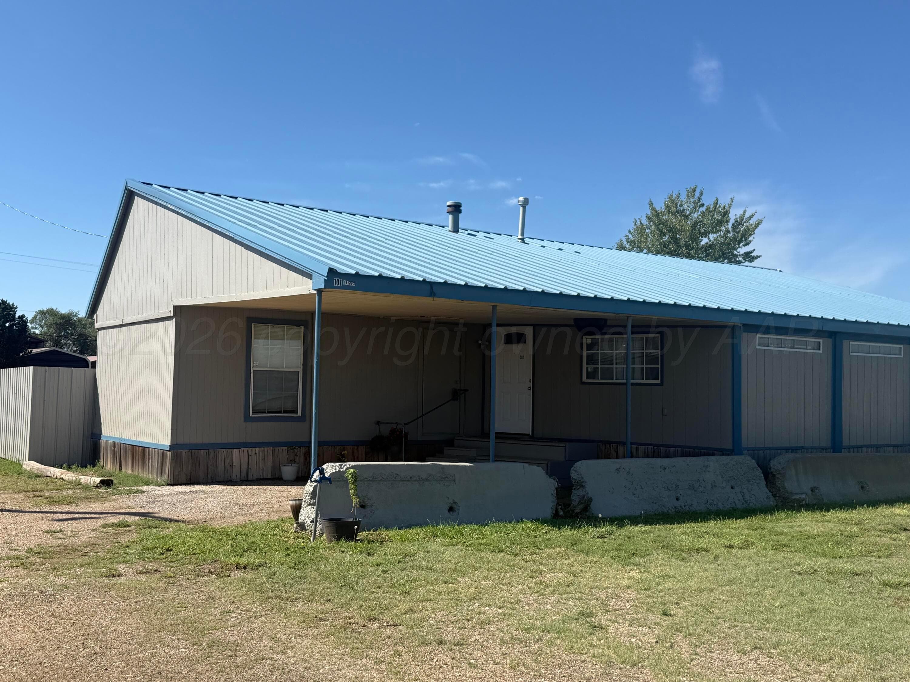 101 Gaines Street, Claude, TX 79019, photo 5