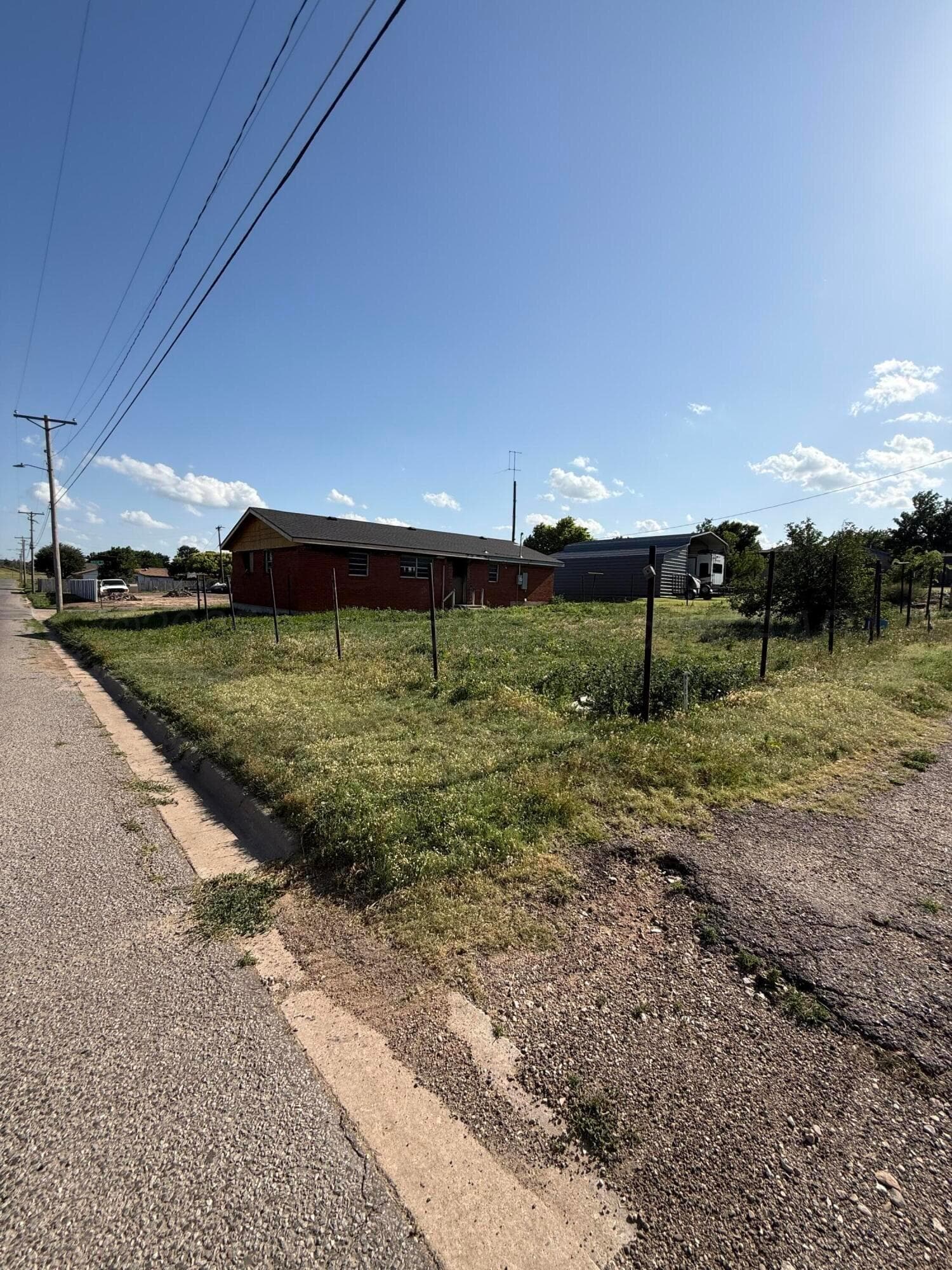 721 E 15th Avenue, Pampa, TX 79065, photo 4
