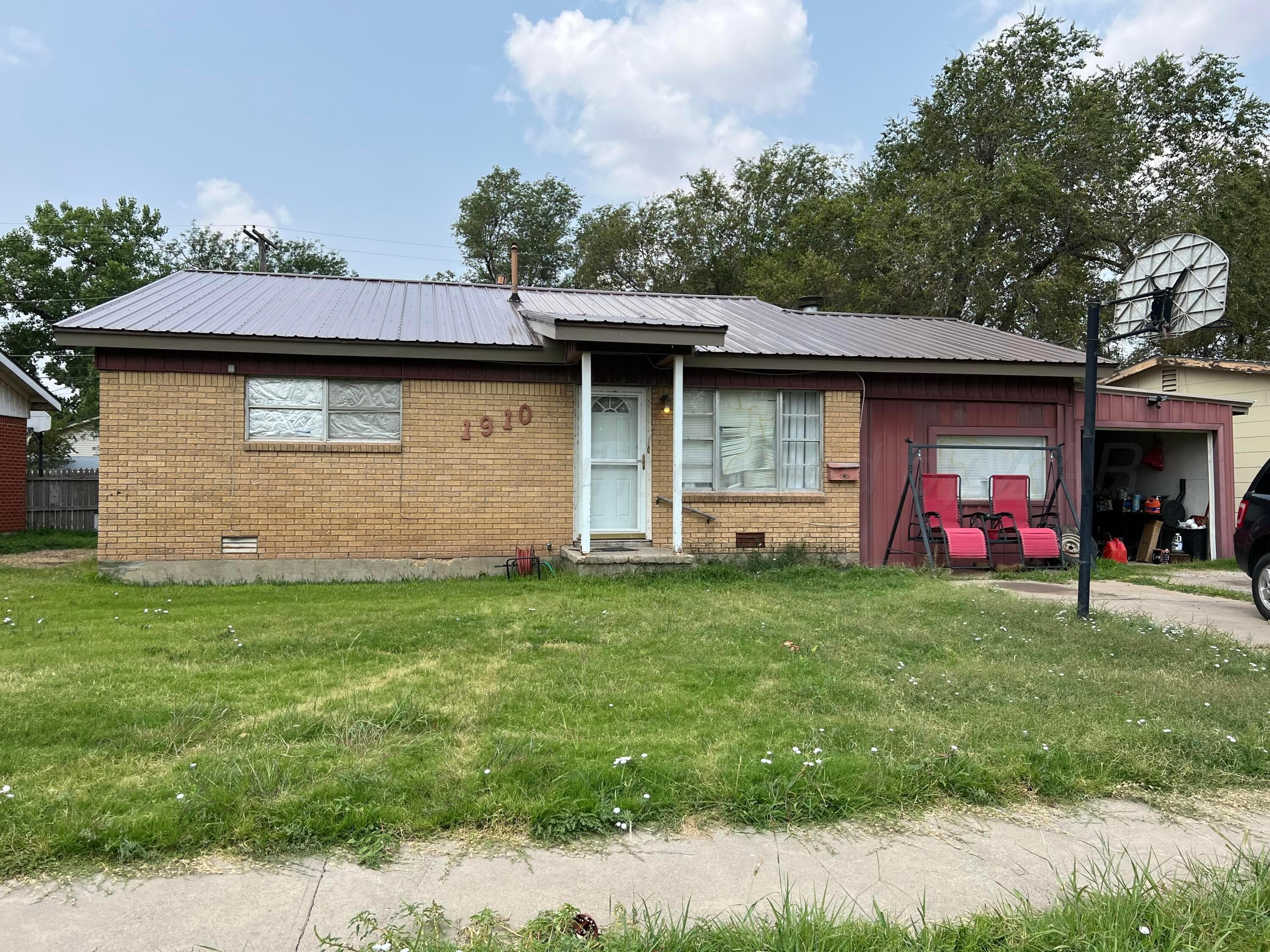 1910 Drake Drive, Perryton, TX 79070