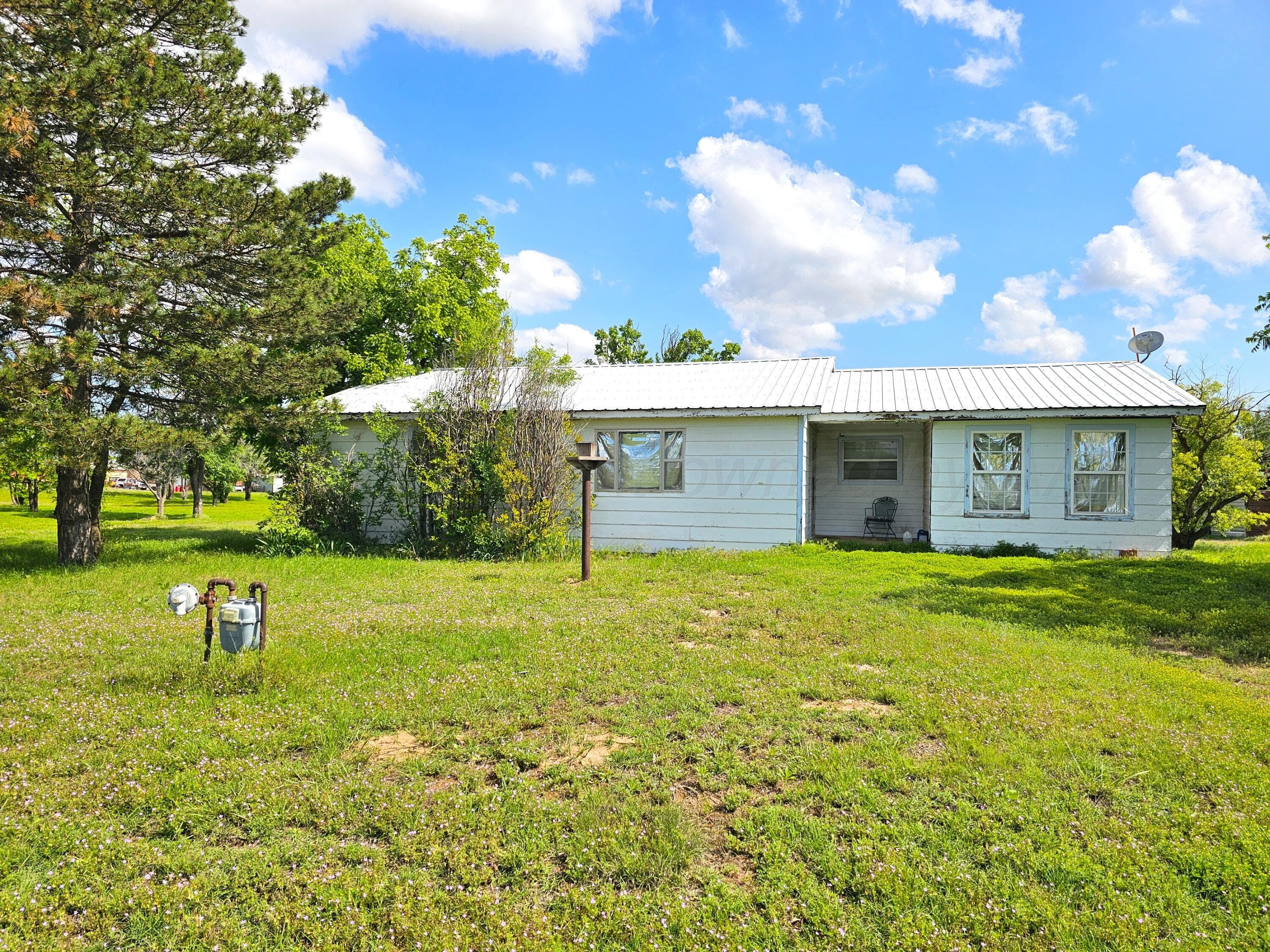 409 Heasley Street, McLean, TX 79057