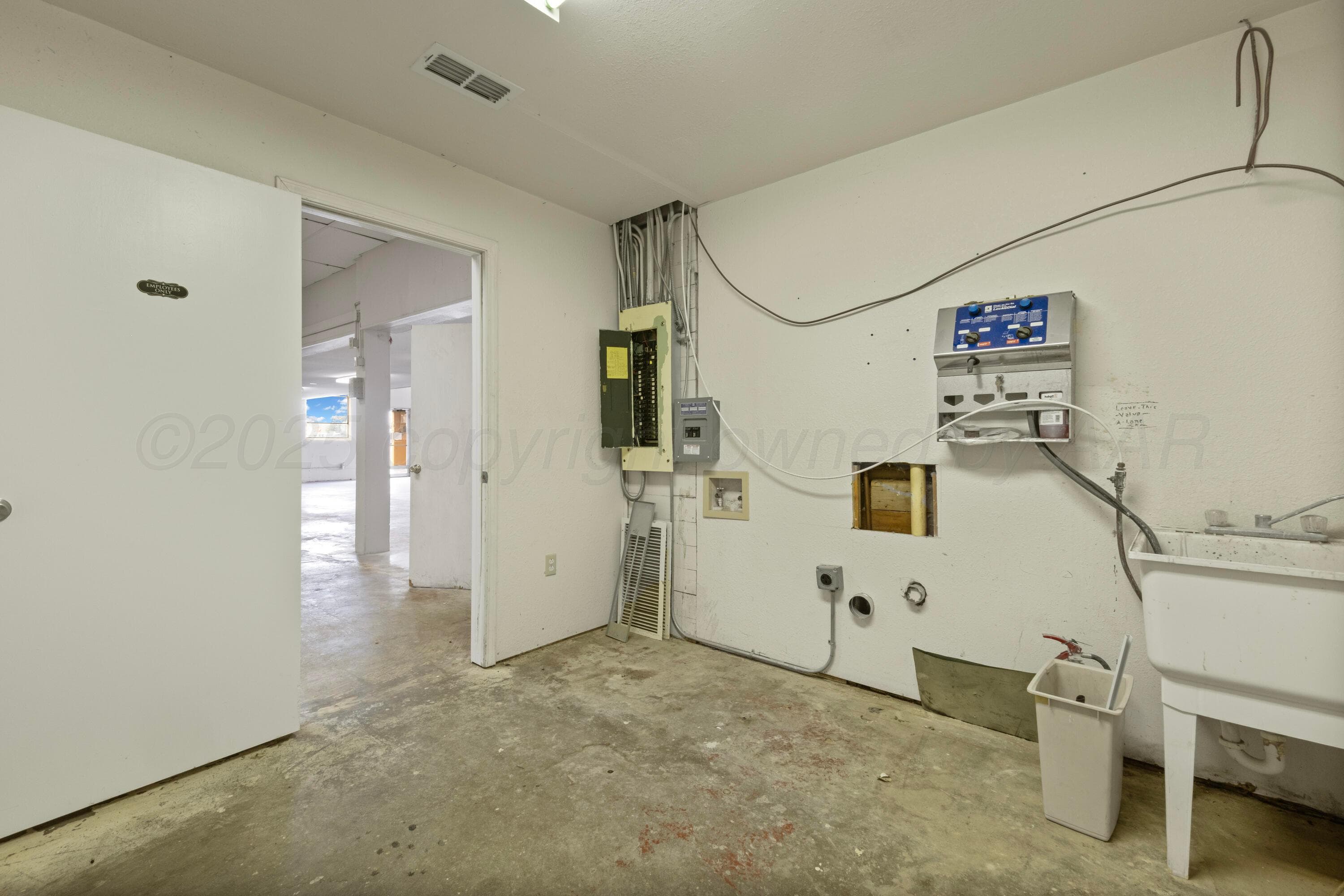 500 S Bliss Avenue, Dumas, TX 79029, photo 17