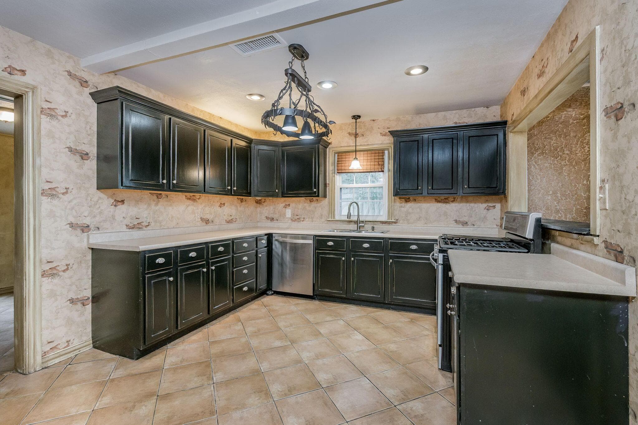 2422 S WASHINGTON Street, Amarillo, TX 79109, photo 8