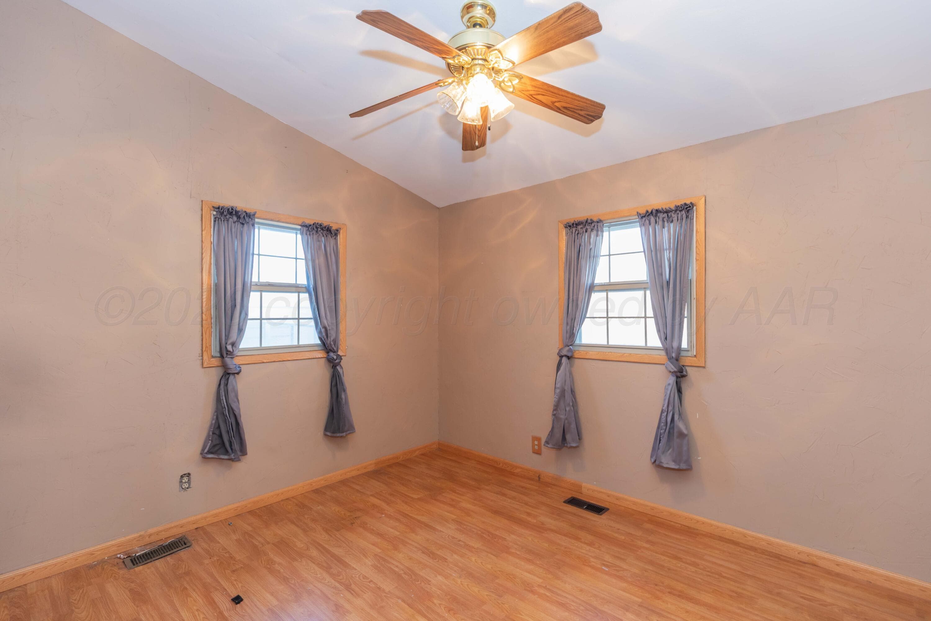 407 N POWELL Street, Pampa, TX 79065-5037, photo 14