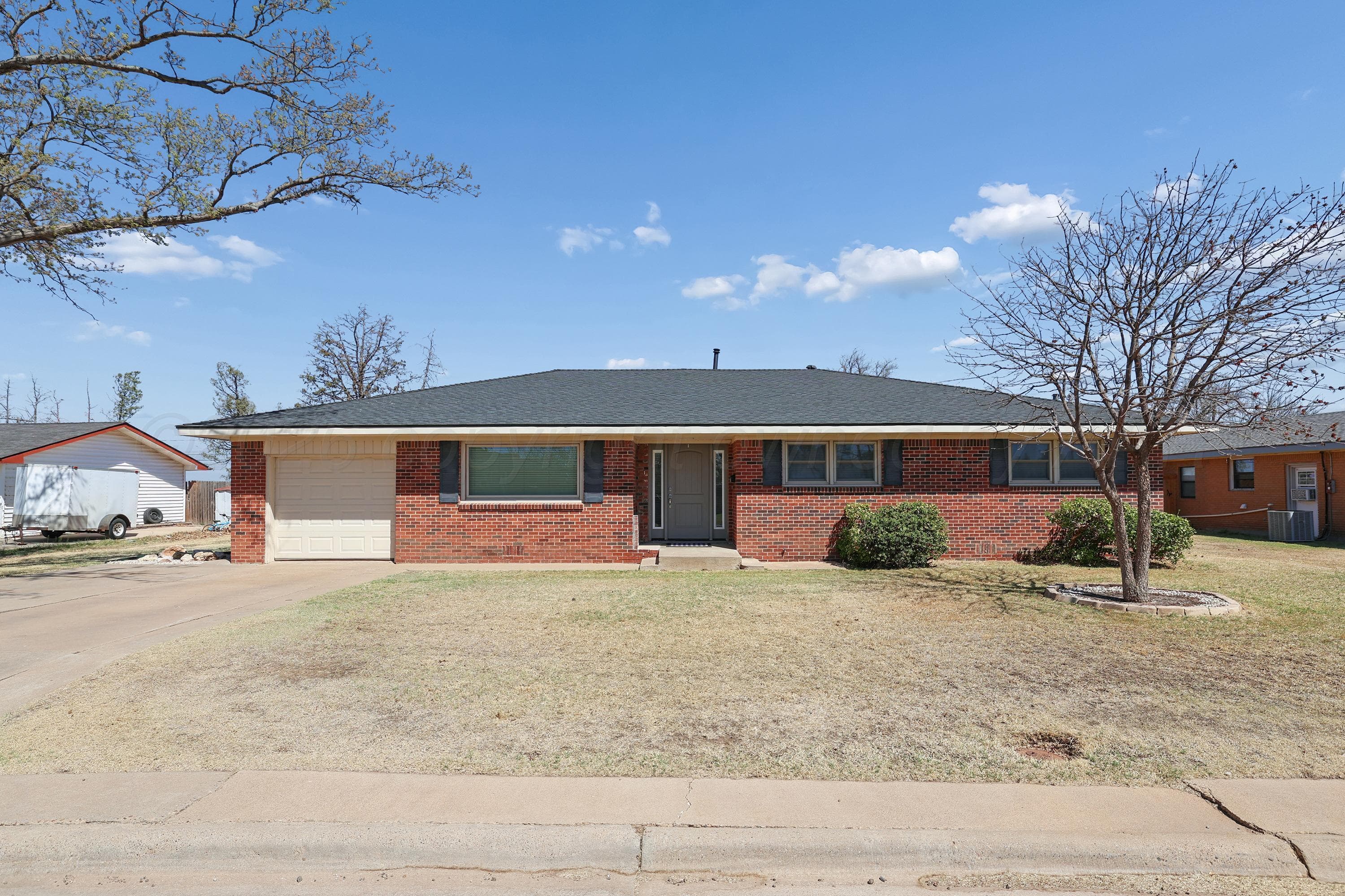 43 Fannin Drive, Tulia, TX 79088, photo 2