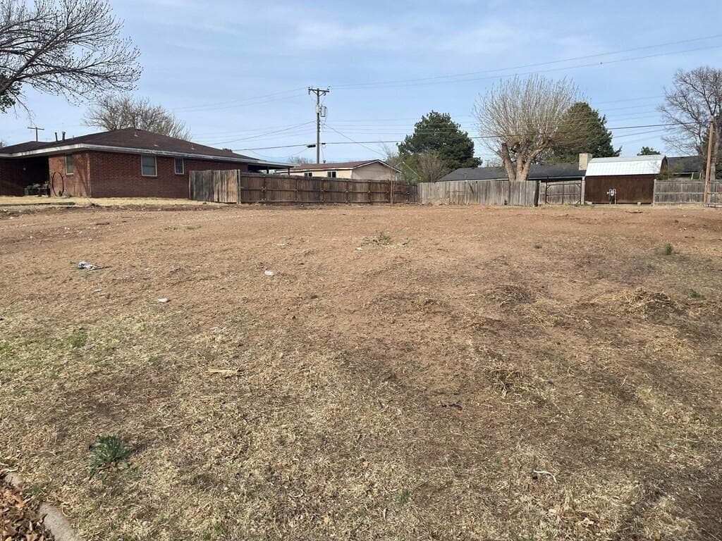 1823 Chestnut Avenue, Dalhart, TX 79022, photo 2