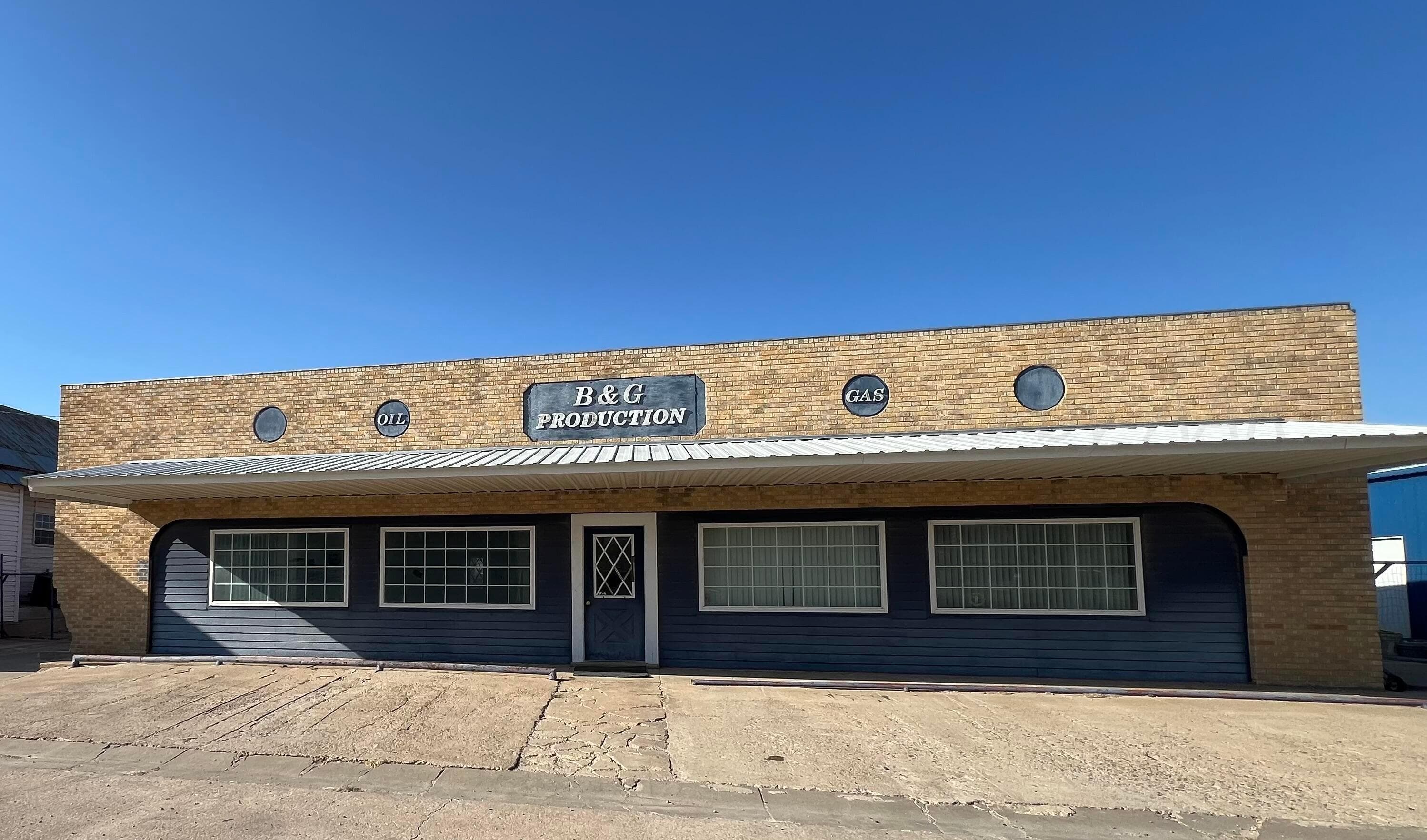 9 SE 1st Avenue, Booker, TX 79005