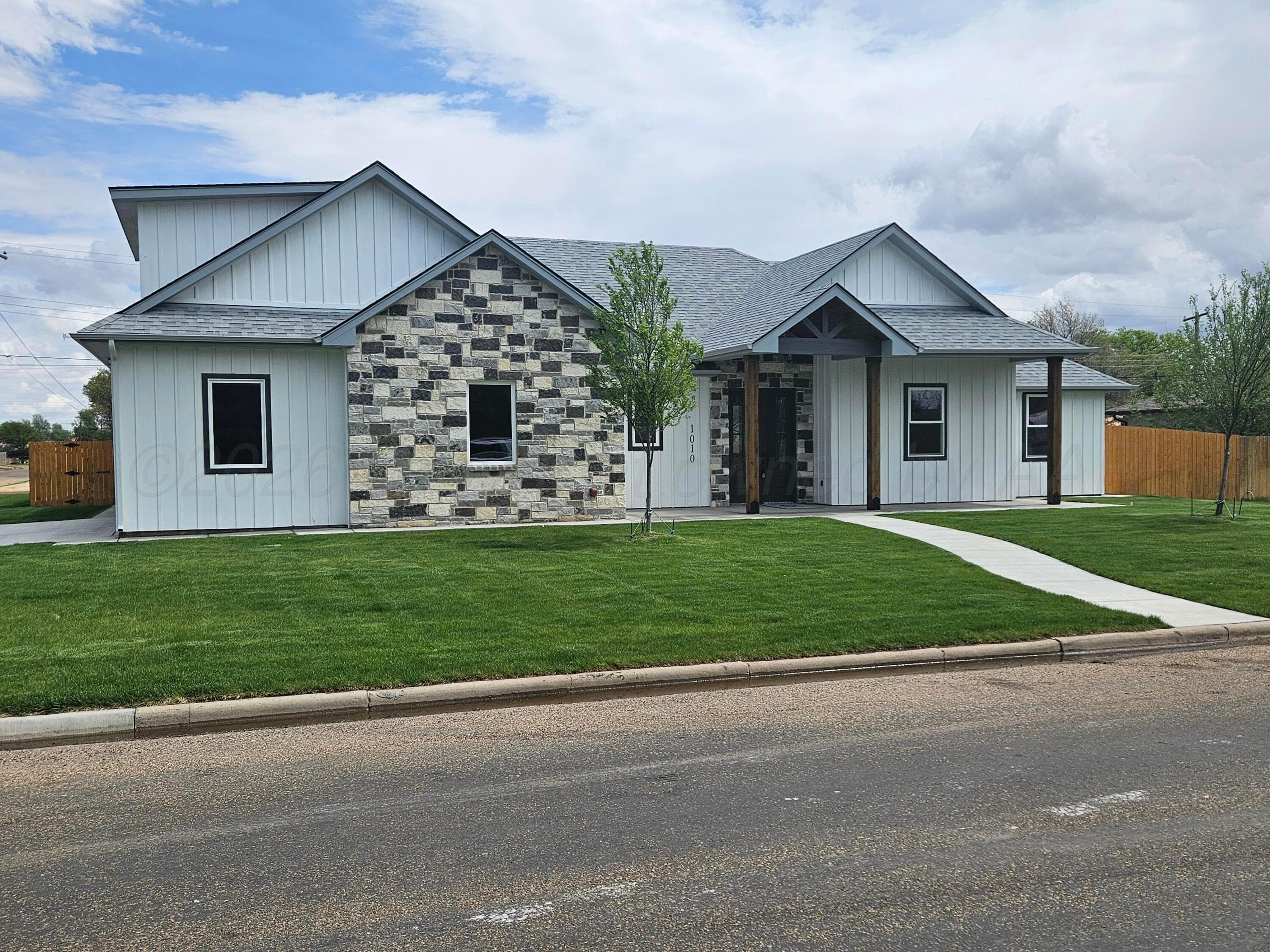 1010 Oak Avenue, Panhandle, TX 79068, photo 2