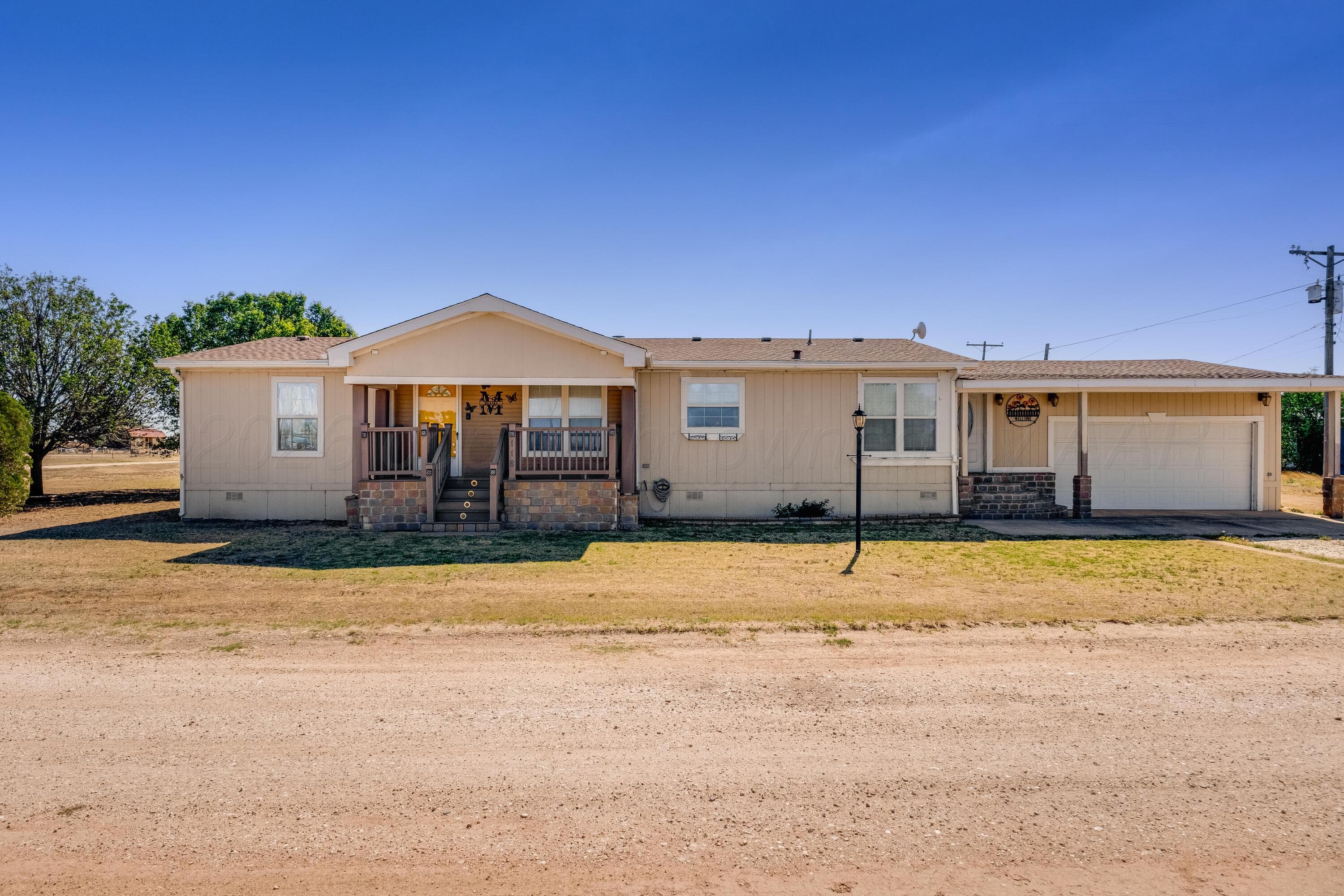 118 Miami Avenue, Mobeetie, TX 79061