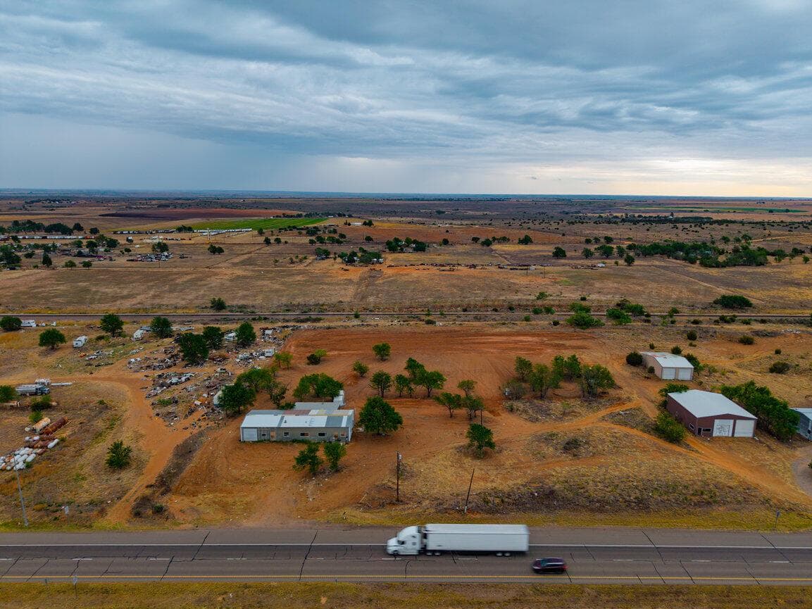 3327 E 2nd Street, Clarendon, TX 79226
