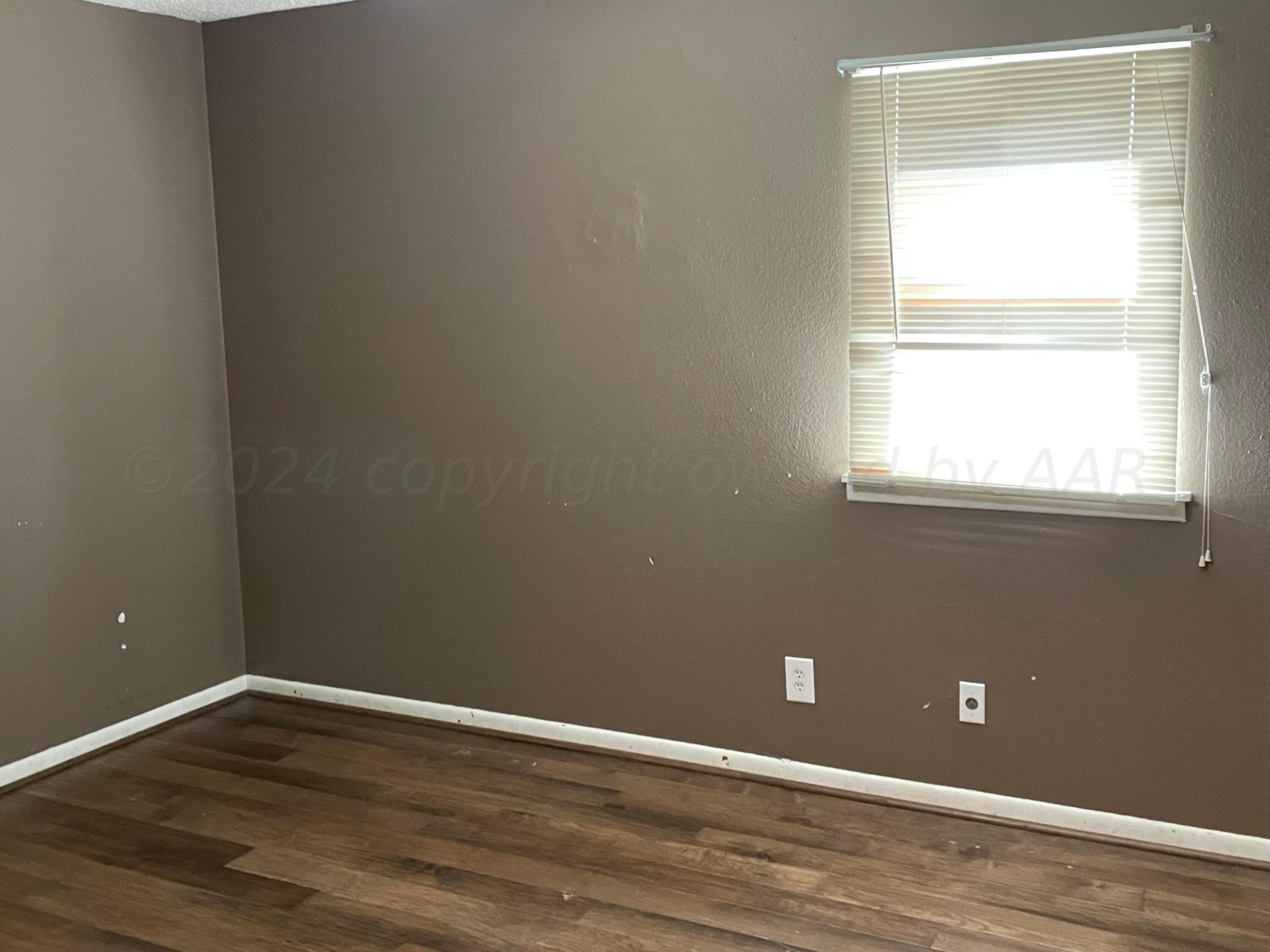 2014 S Drake Drive, Perryton, TX 79070, photo 6