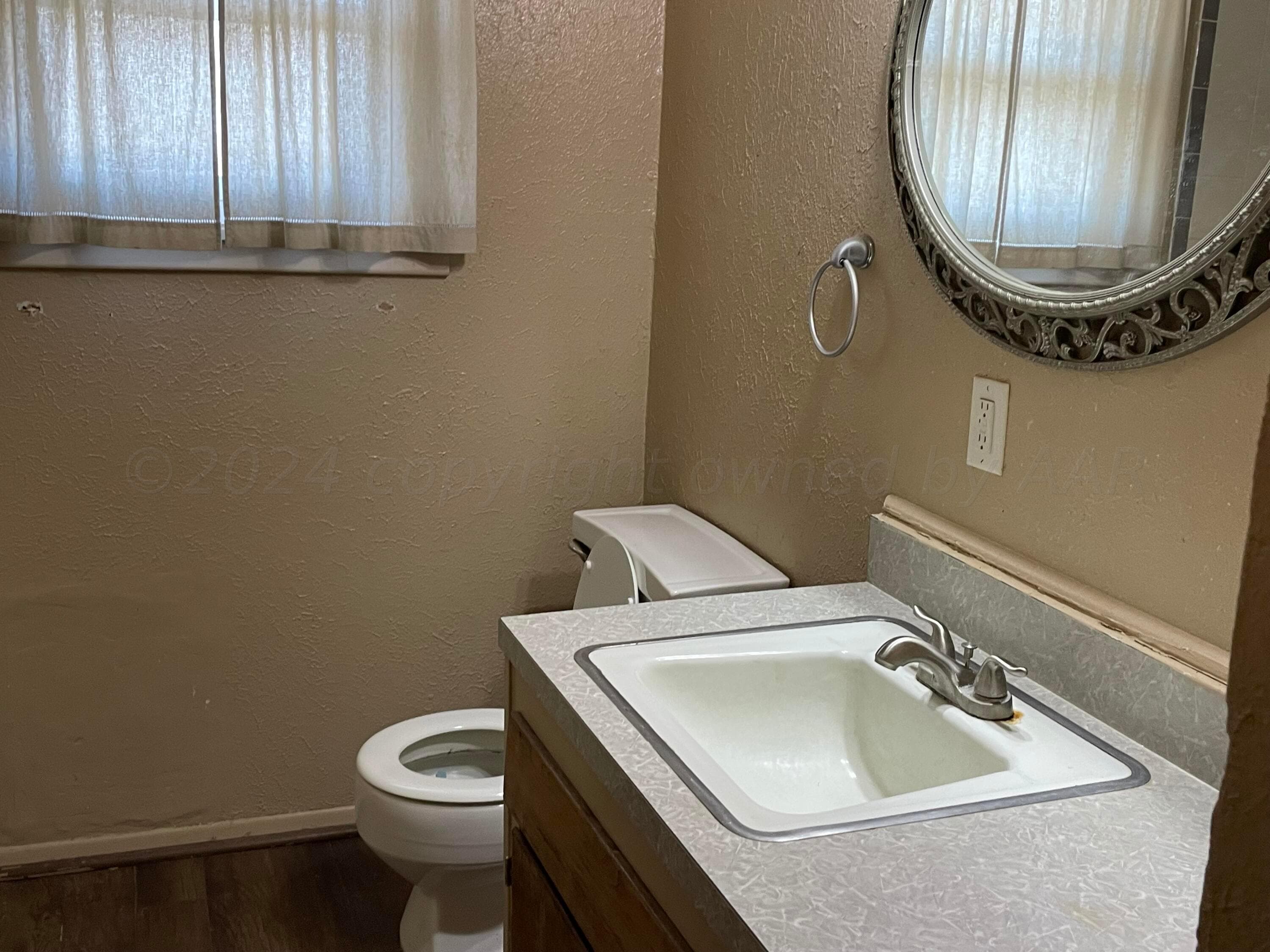 2014 S Drake Drive, Perryton, TX 79070, photo 9