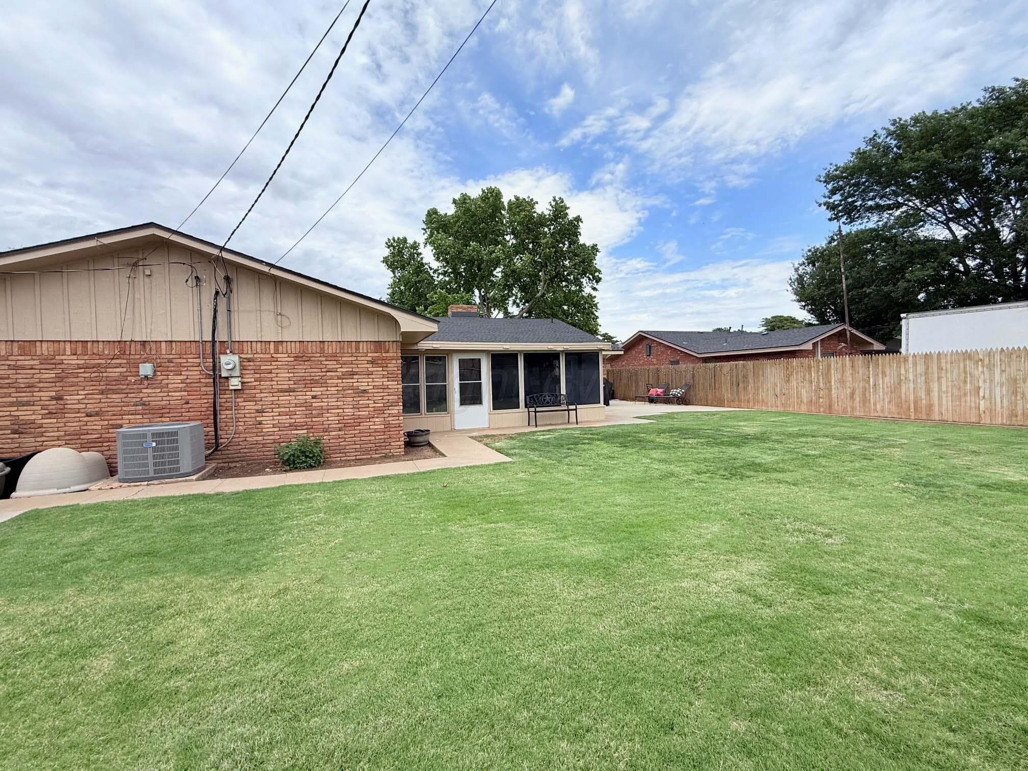 733 W Oak Street, Dimmitt, TX 79027, photo 9
