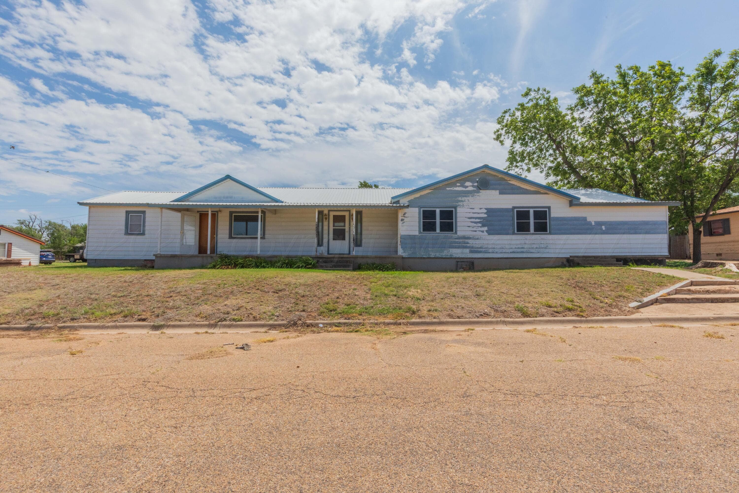 901 LINDBERG Street, Skellytown, TX 79080-1873, photo 2