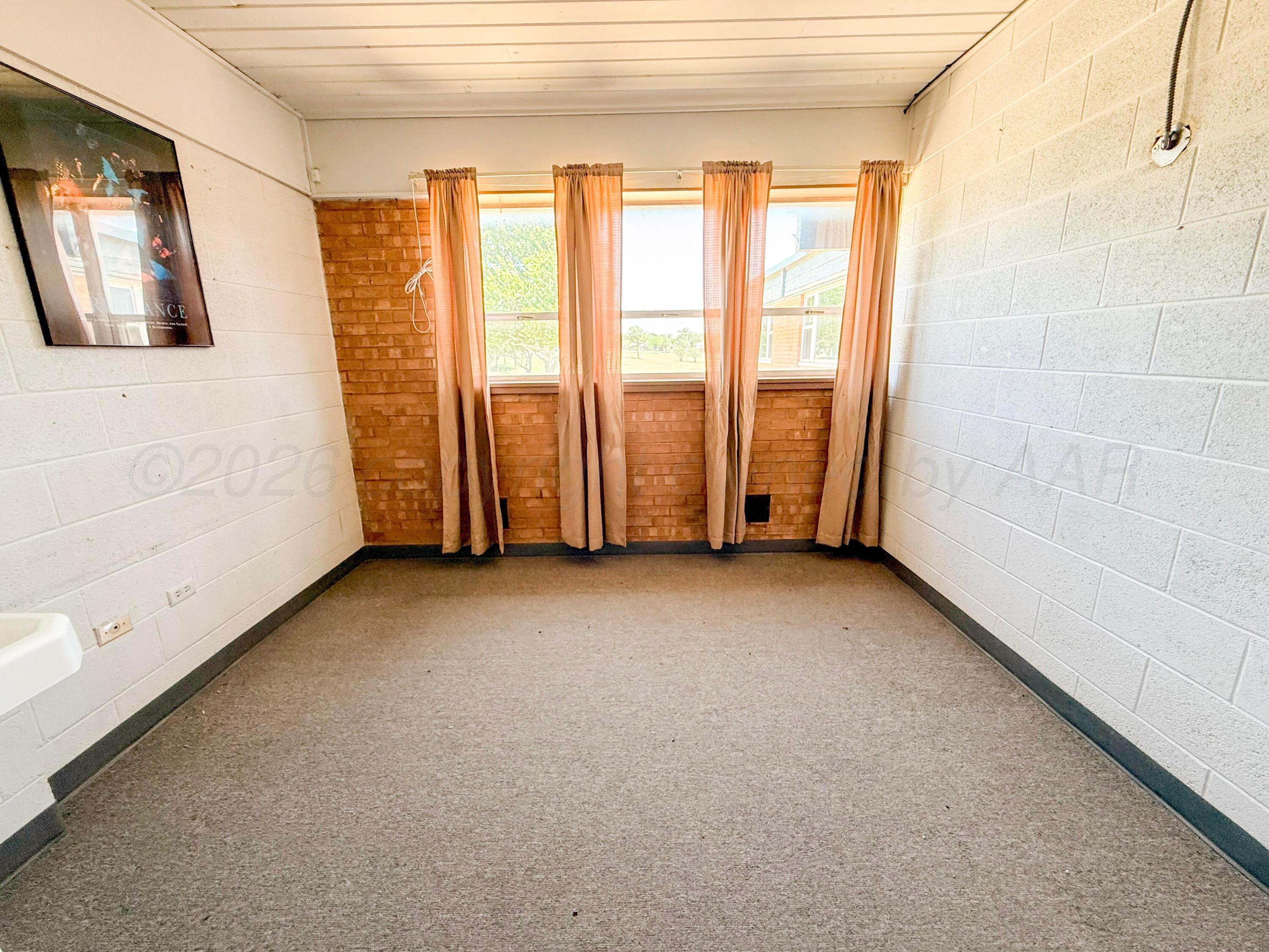 1146 N HOBART Street, Pampa, TX 79065-4604, photo 16