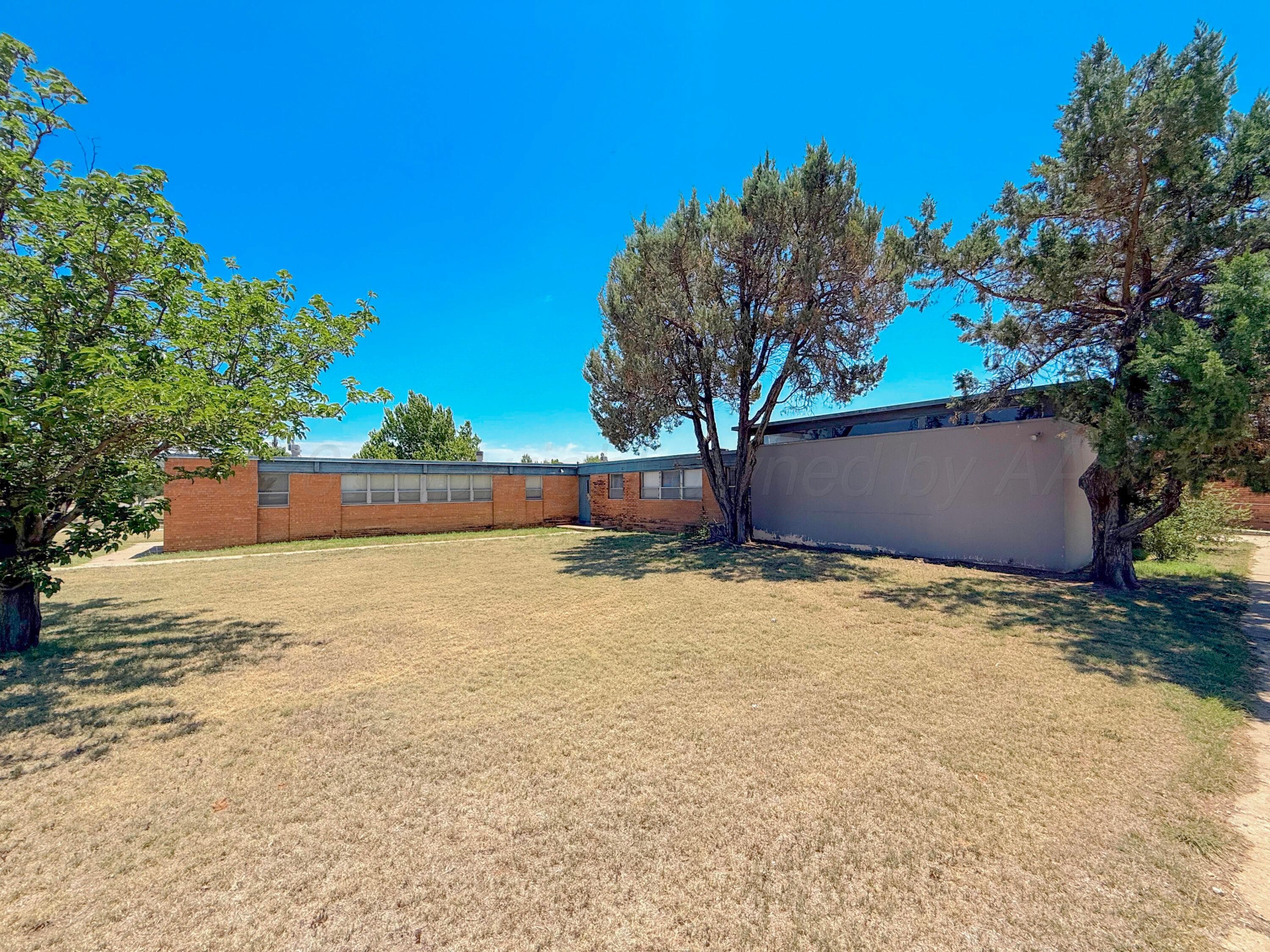 1146 N HOBART Street, Pampa, TX 79065-4604, photo 6