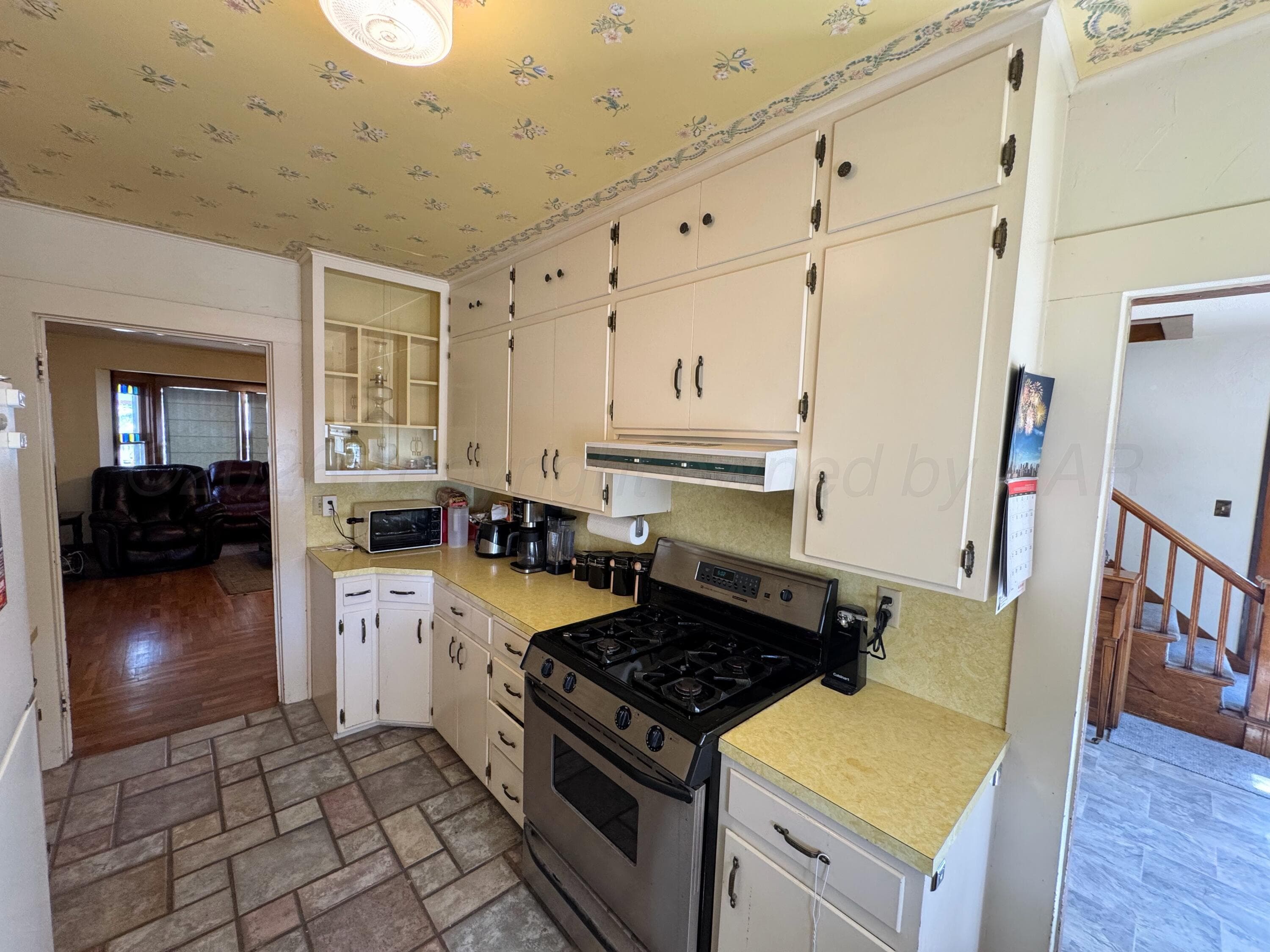 221 S Baylor Street, Perryton, TX 79070-2531, photo 8