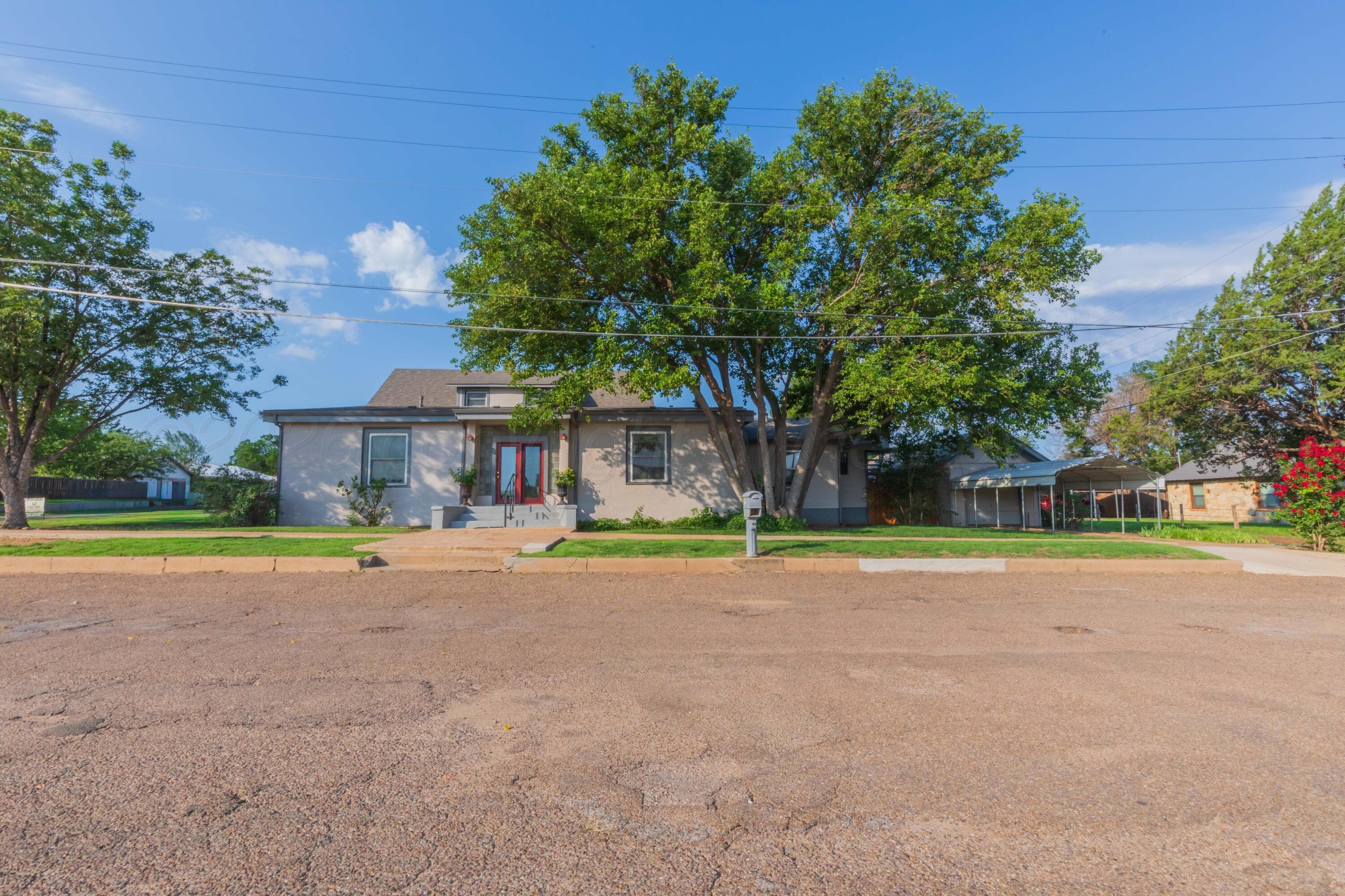 216 E 4th Street, Clarendon, TX 79226, photo 2
