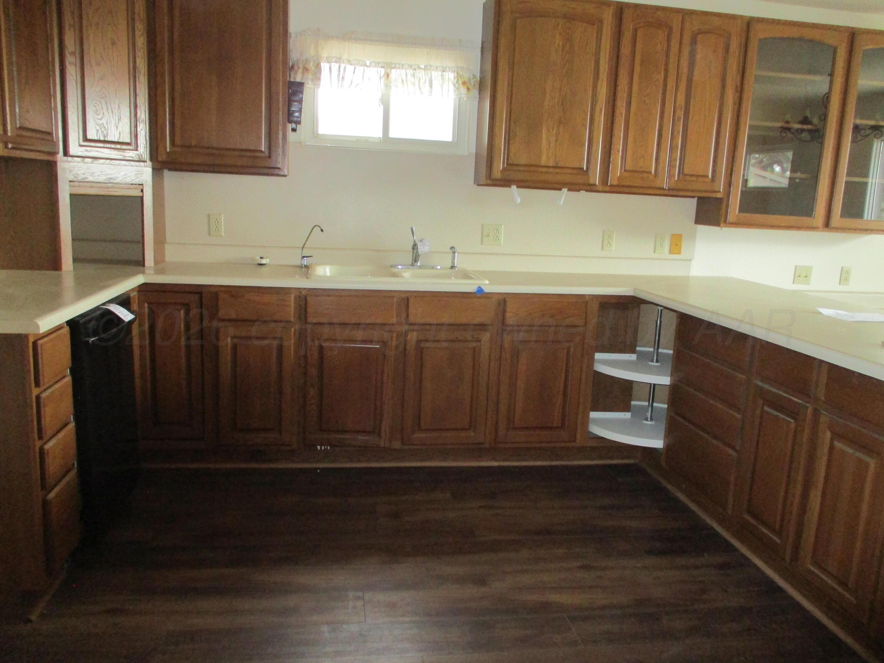 1200 E HARVESTER Avenue, Pampa, TX 79065-5016, photo 4
