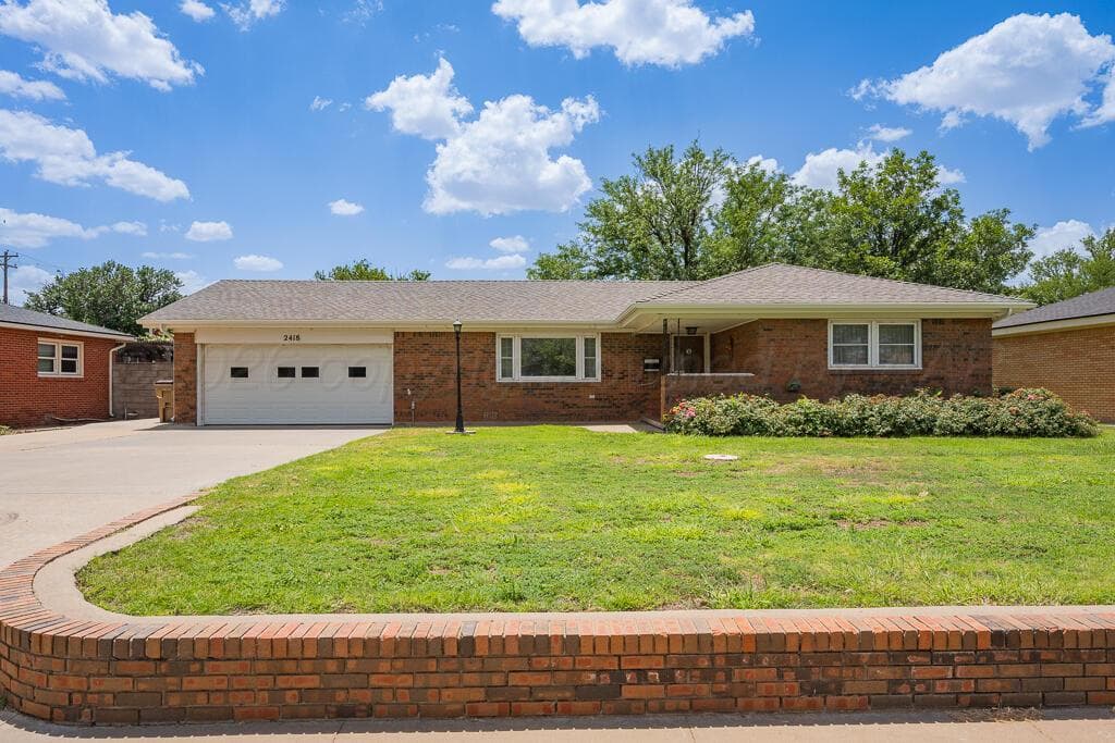 2418 11TH Avenue, Canyon, TX 79015