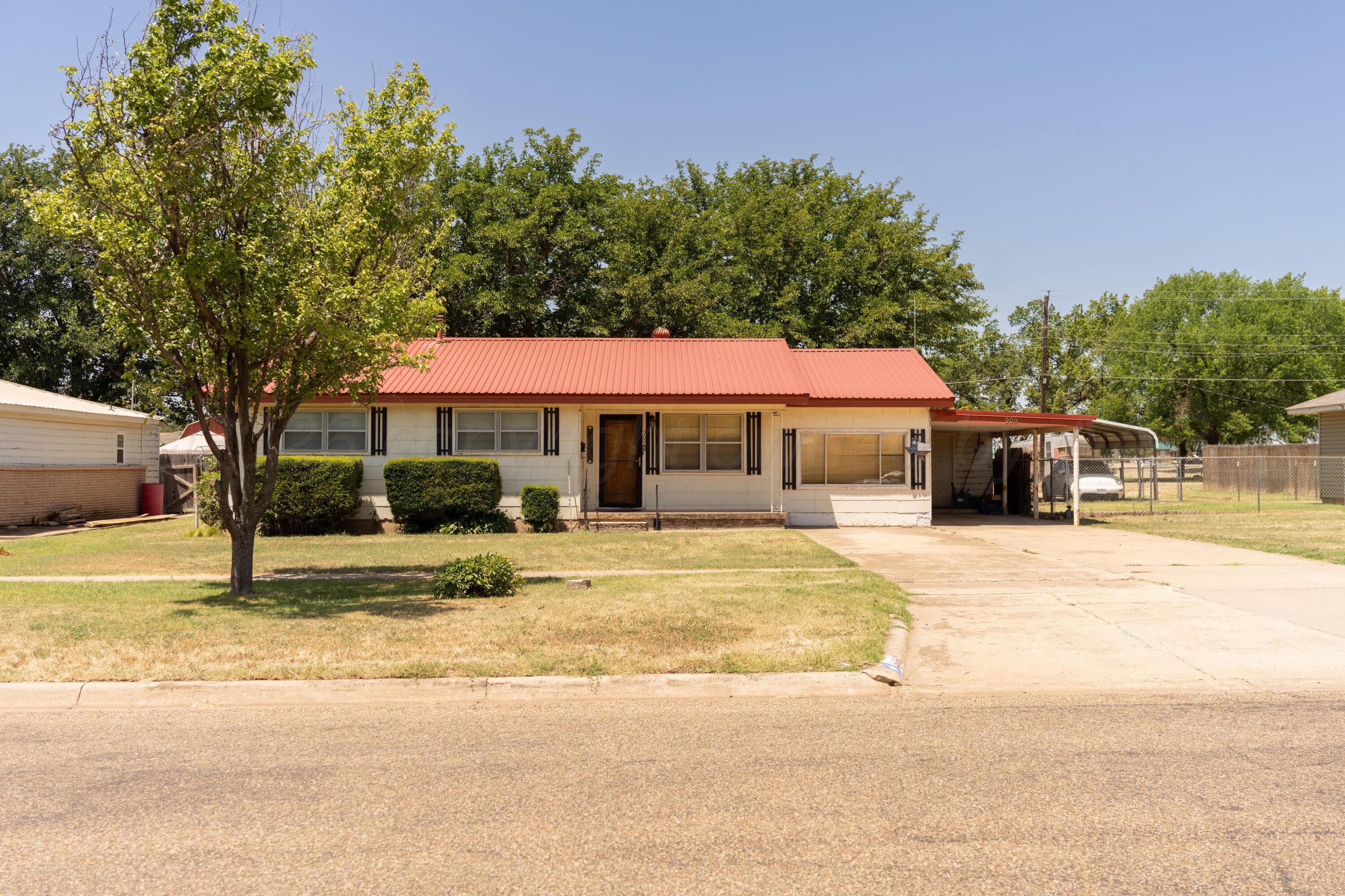 909 S Madden Street, Shamrock, TX 79079, photo 3