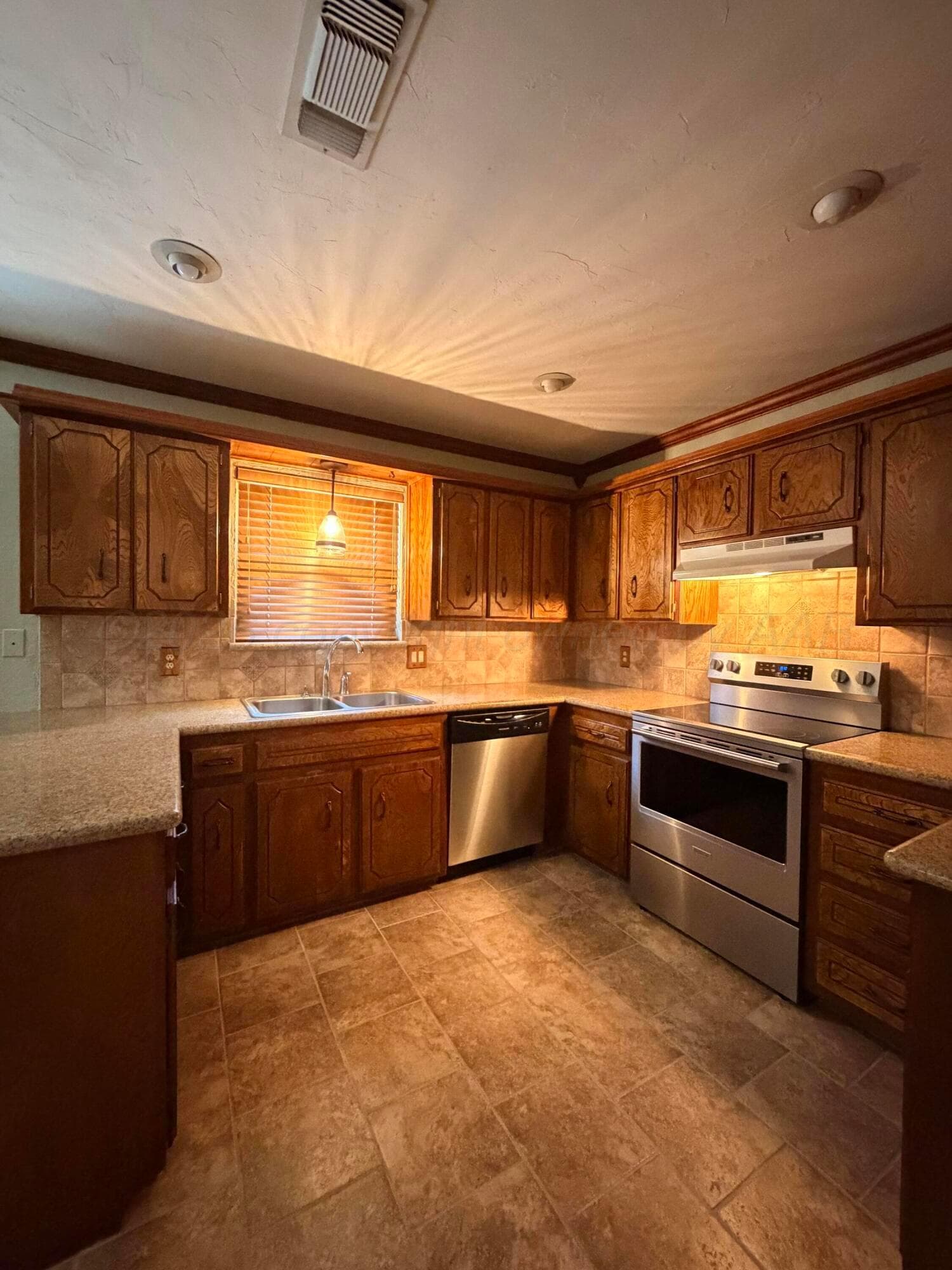 110 Pinehurst Street, Borger, TX 79007, photo 12
