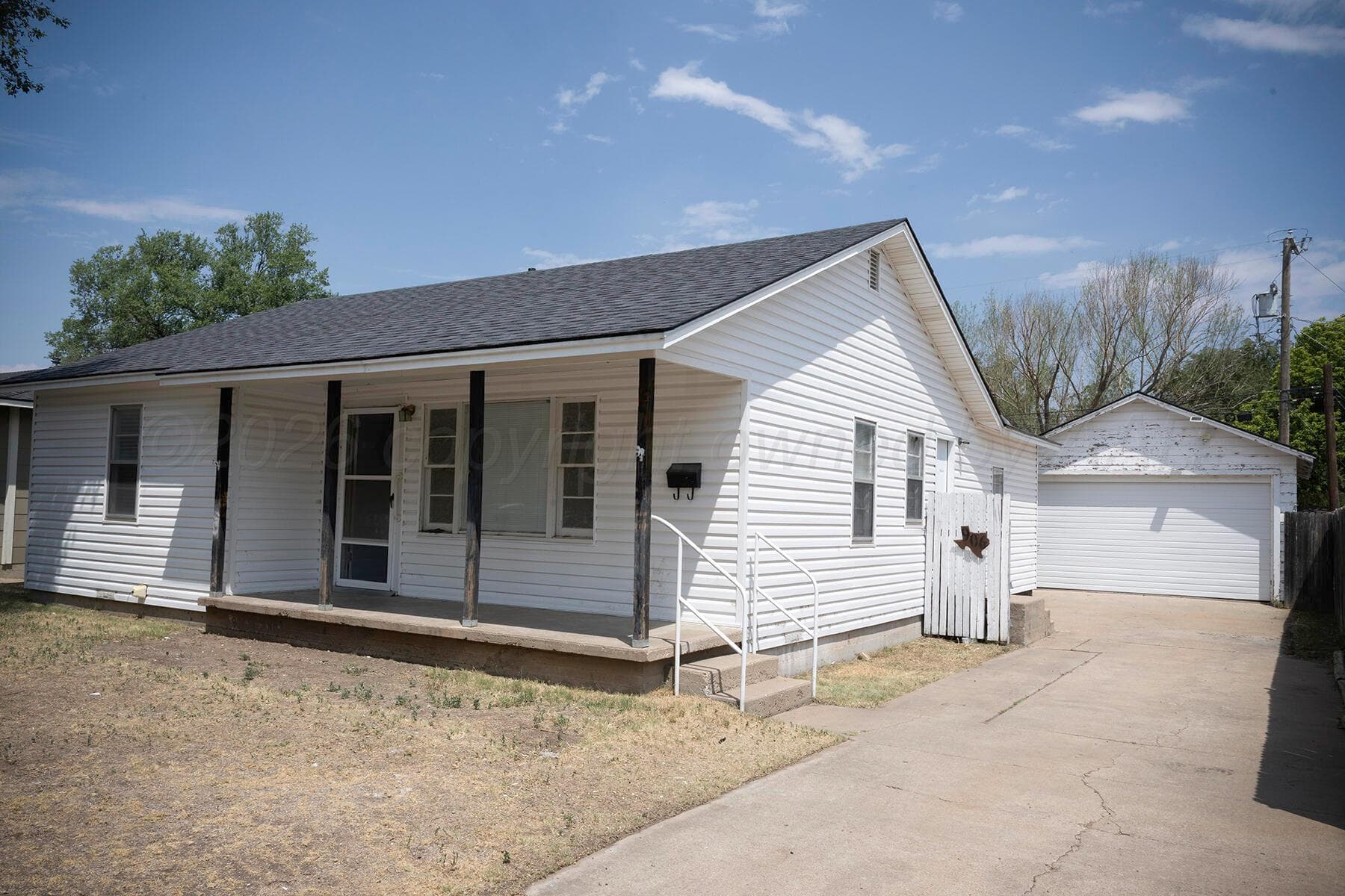 906 NE 2ND, Dumas, TX 79029-3305