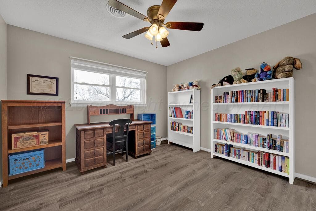 32 VILLAGE Drive, Canyon, TX 79015, photo 17