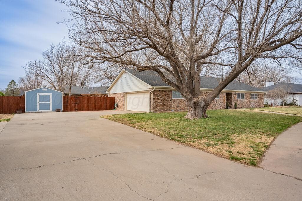32 VILLAGE Drive, Canyon, TX 79015, photo 4