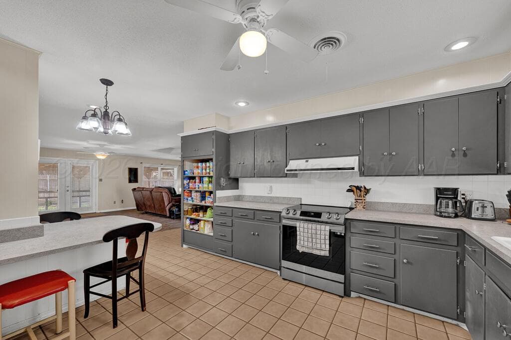 32 VILLAGE Drive, Canyon, TX 79015, photo 12
