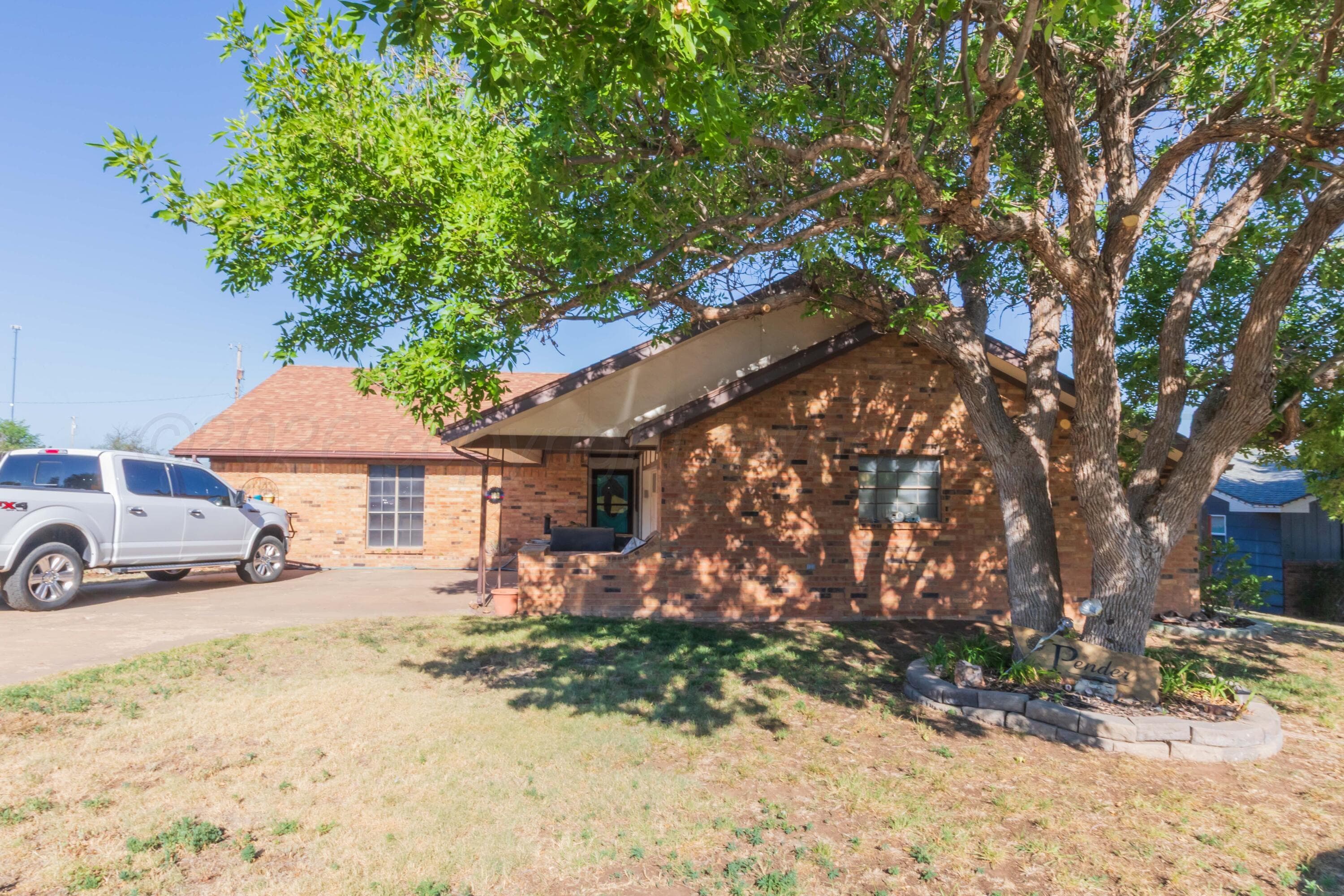 108 JEFFERSON Street, Skellytown, TX 79080-1805, photo 2