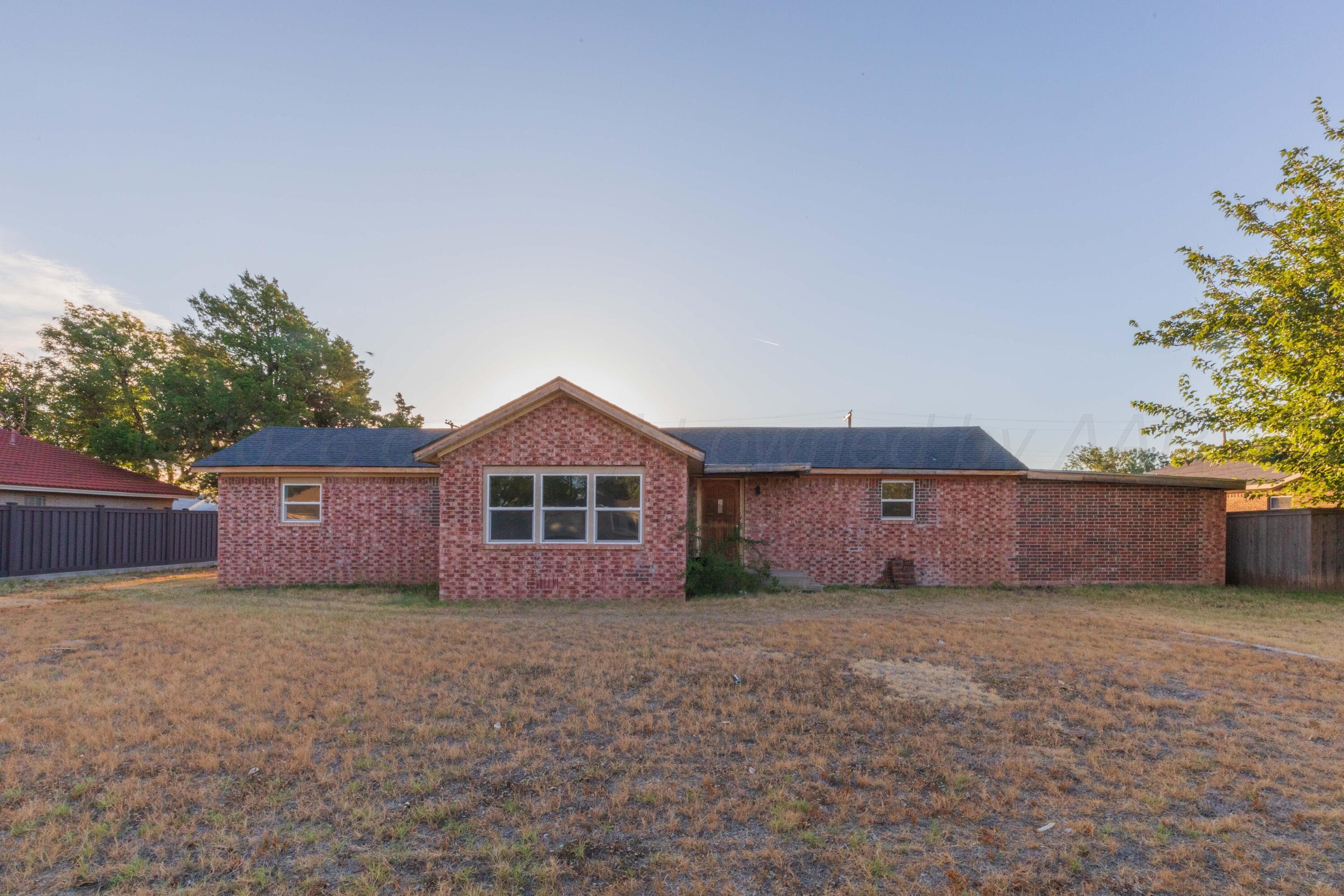 813 STEELE Street, White Deer, TX 79097
