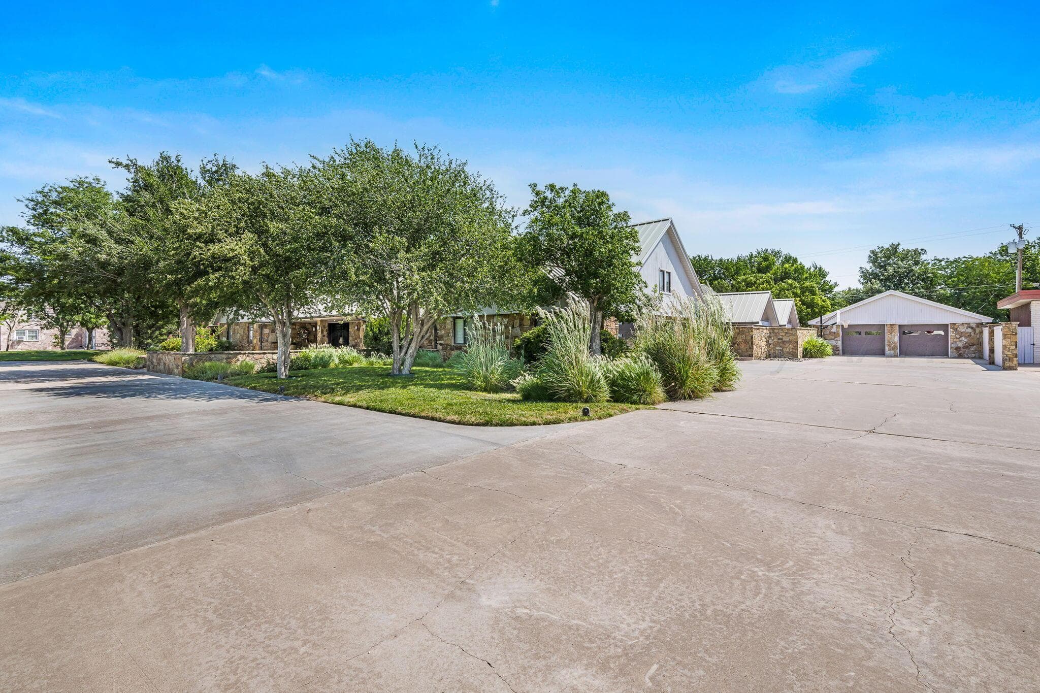 2115 W Loop 143, Perryton, TX 79070, photo 3