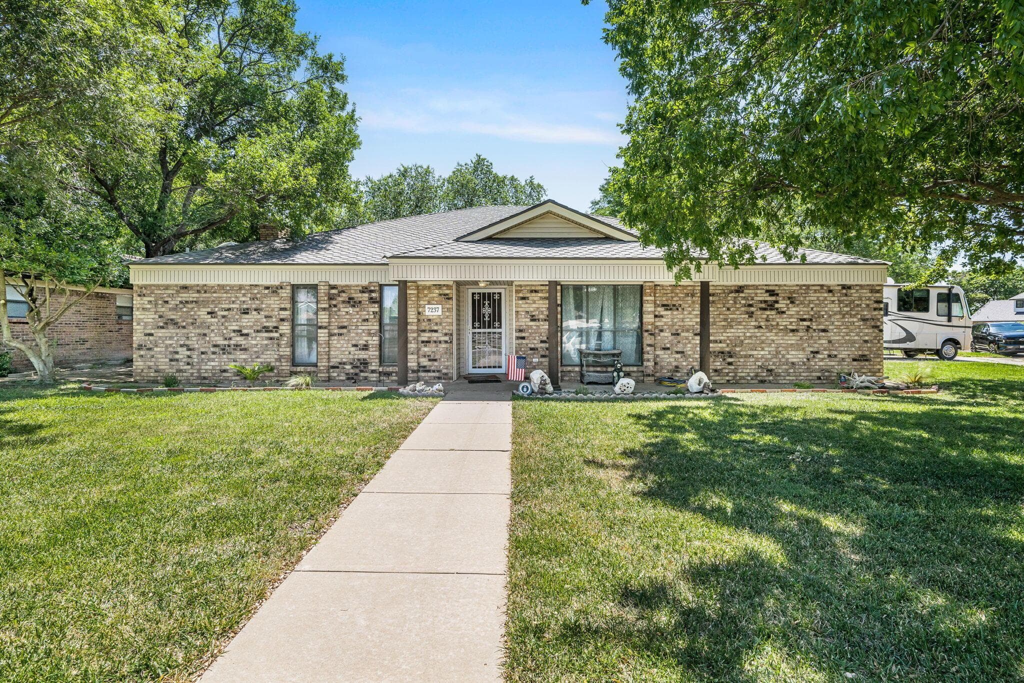 7237 Kings Place, Amarillo, TX 79109-6437