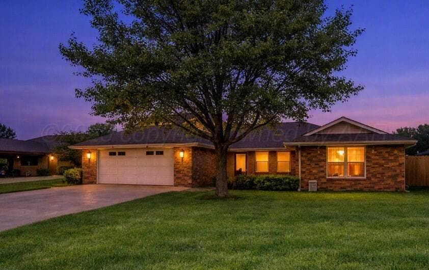 1005 Bennett Drive, Dumas, TX 79029