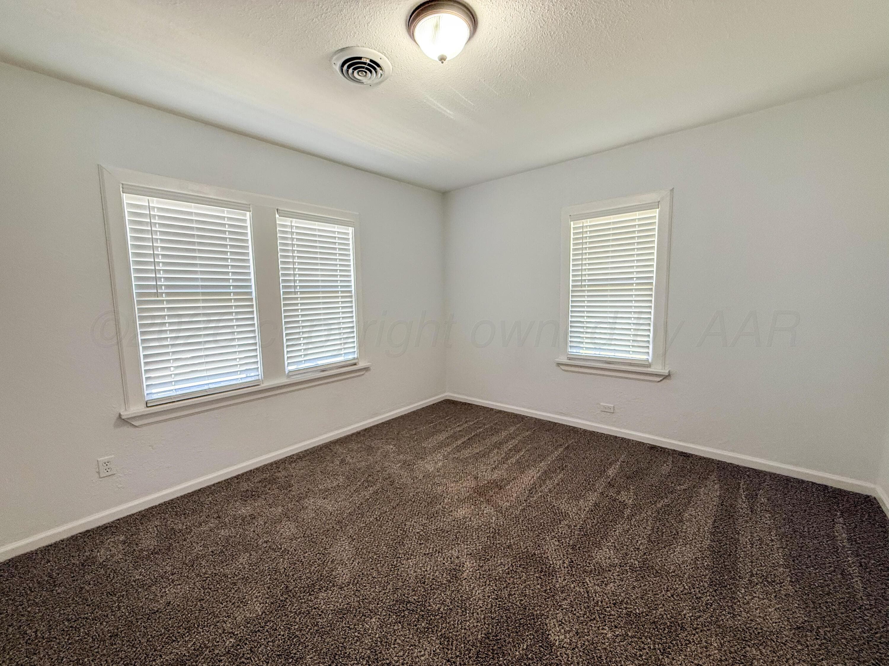 629 N SLOAN Street, Pampa, TX 79065-4831, photo 13