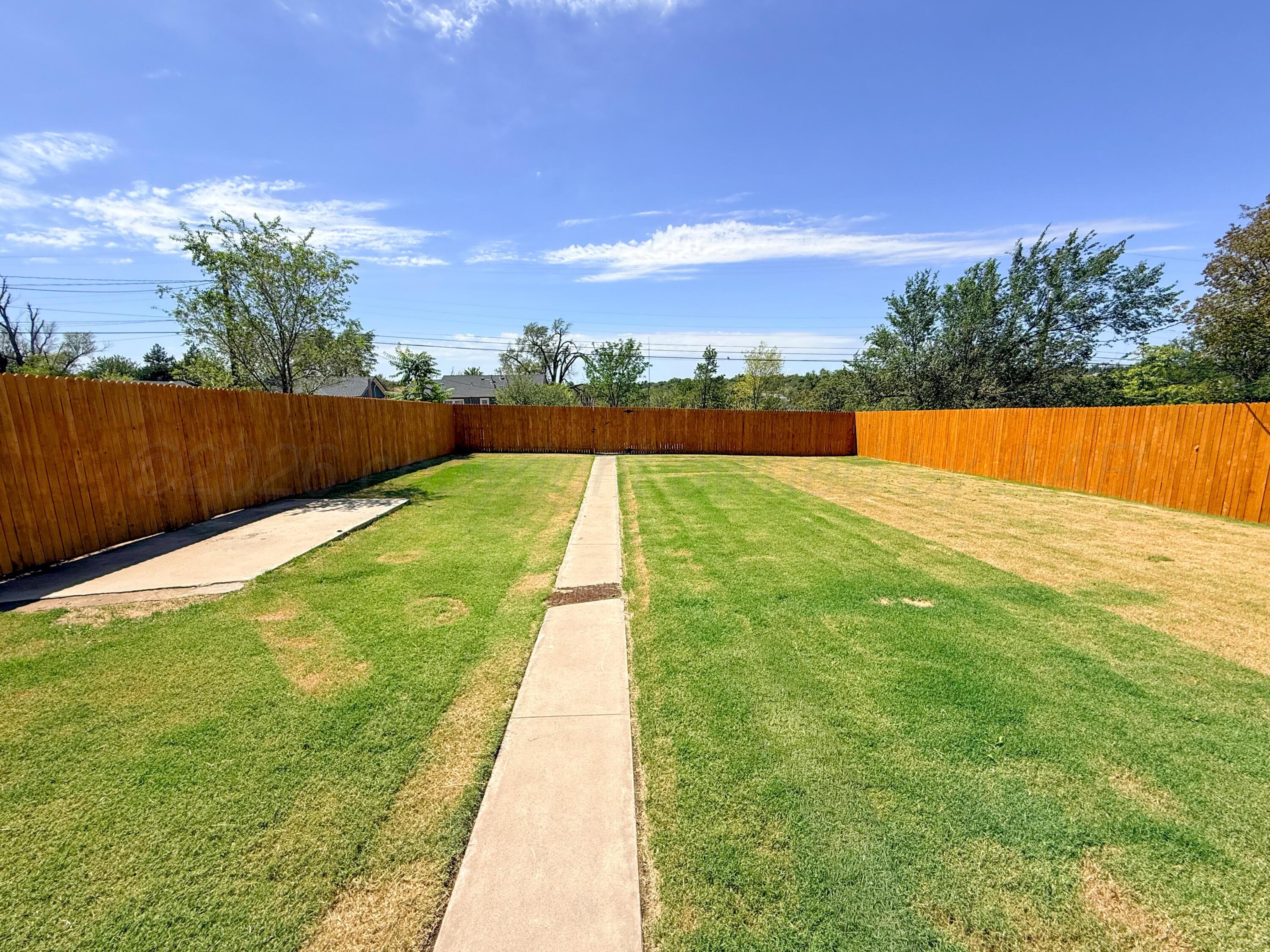 629 N SLOAN Street, Pampa, TX 79065-4831, photo 39
