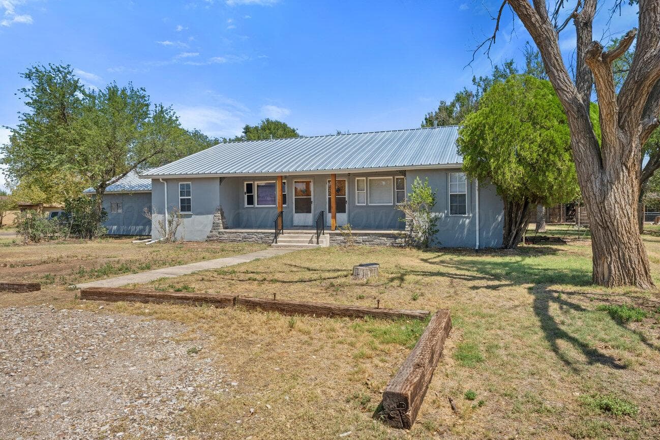 401 Dysart Street, Claude, TX 79019, photo 3