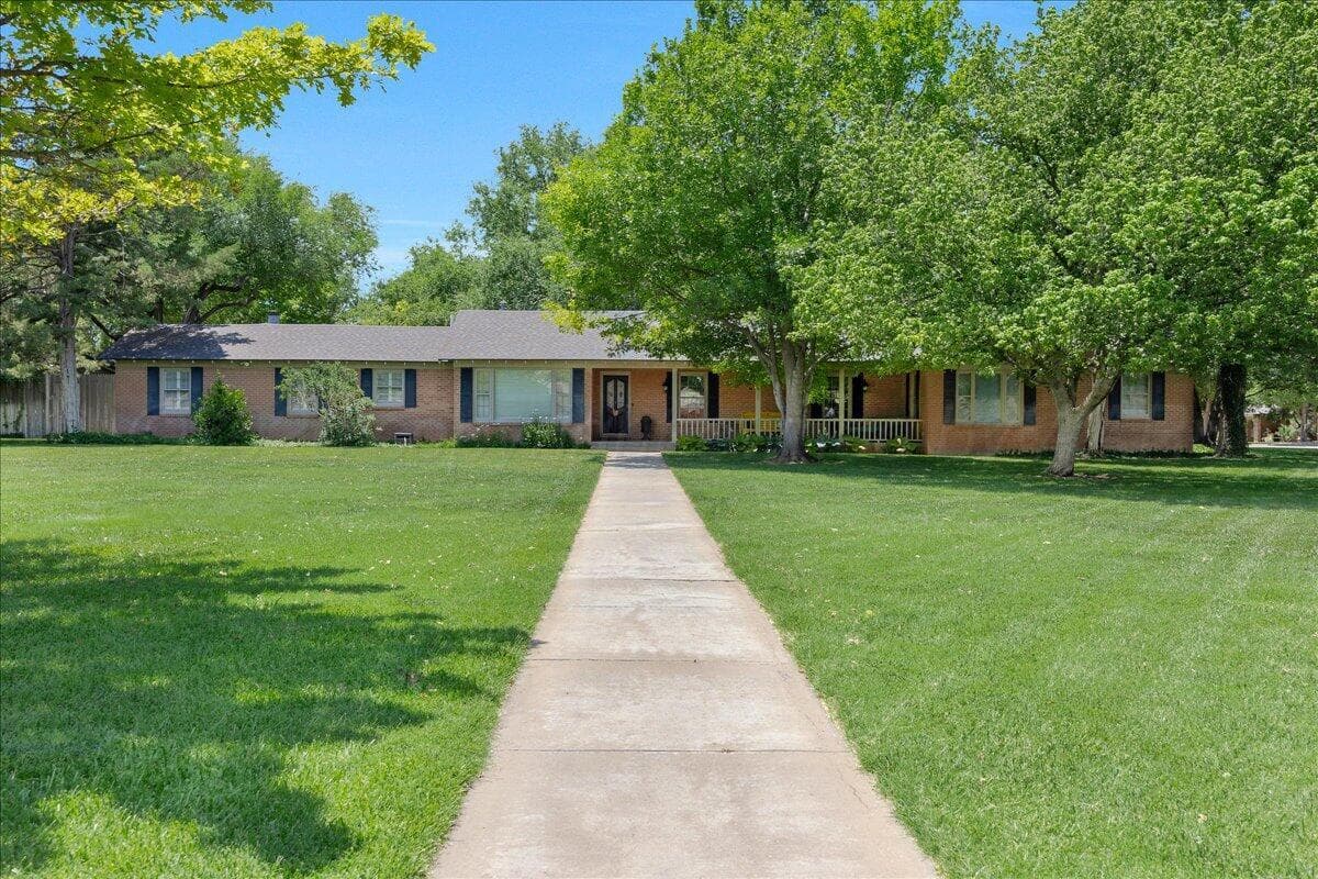 100 S AVONDALE Street, Amarillo, TX 79106-4106