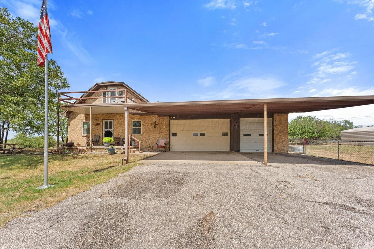 222 Sunfish Avenue, Howardwick, TX 79226