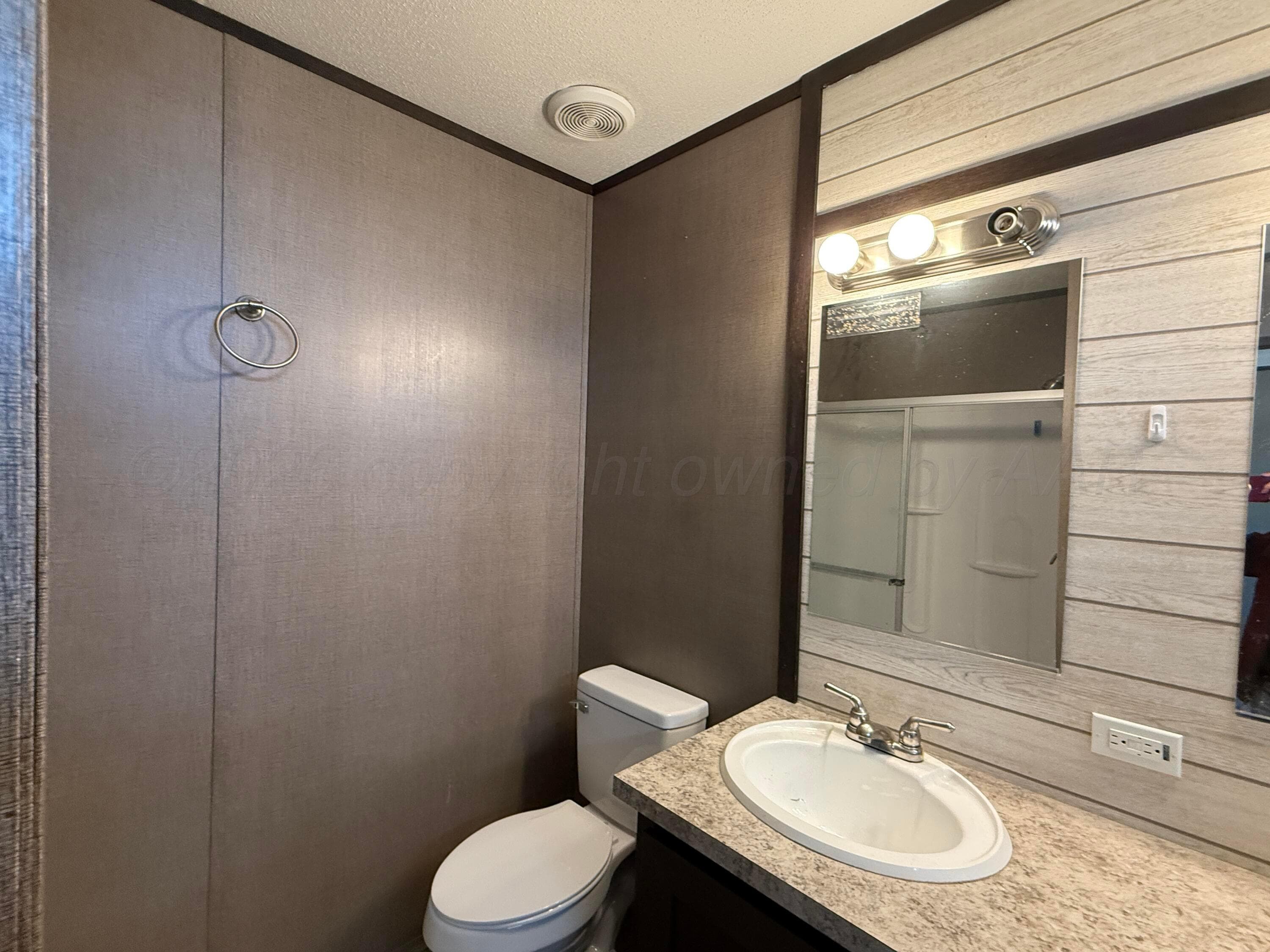1042 S WILCOX Street, Pampa, TX 79065-8039, photo 7