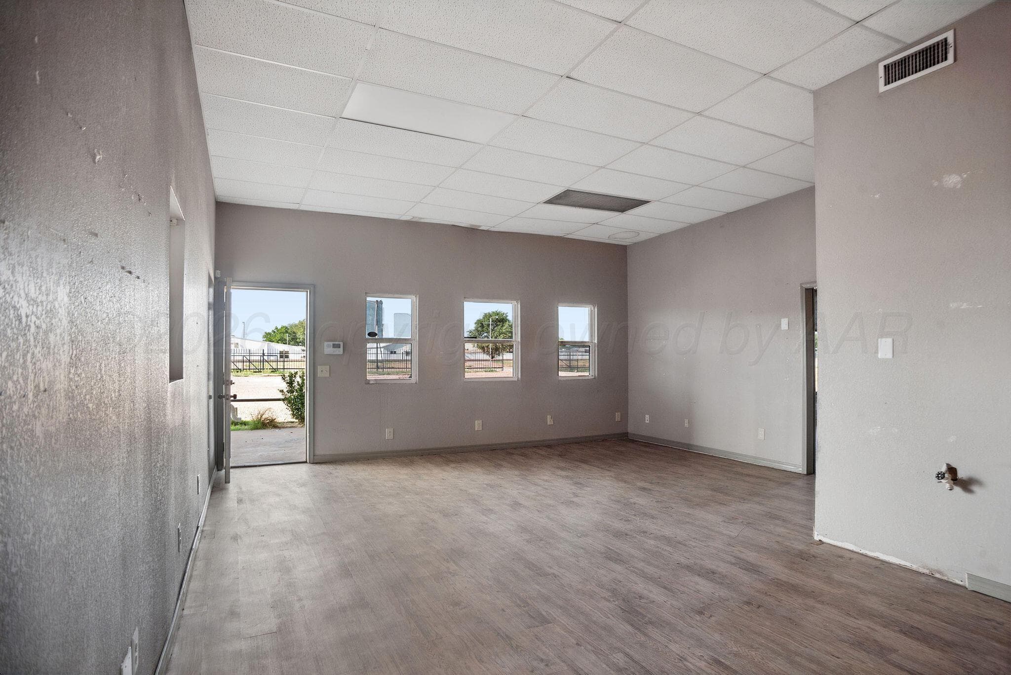 525 E Broadway Street, Fritch, TX 79036, photo 2