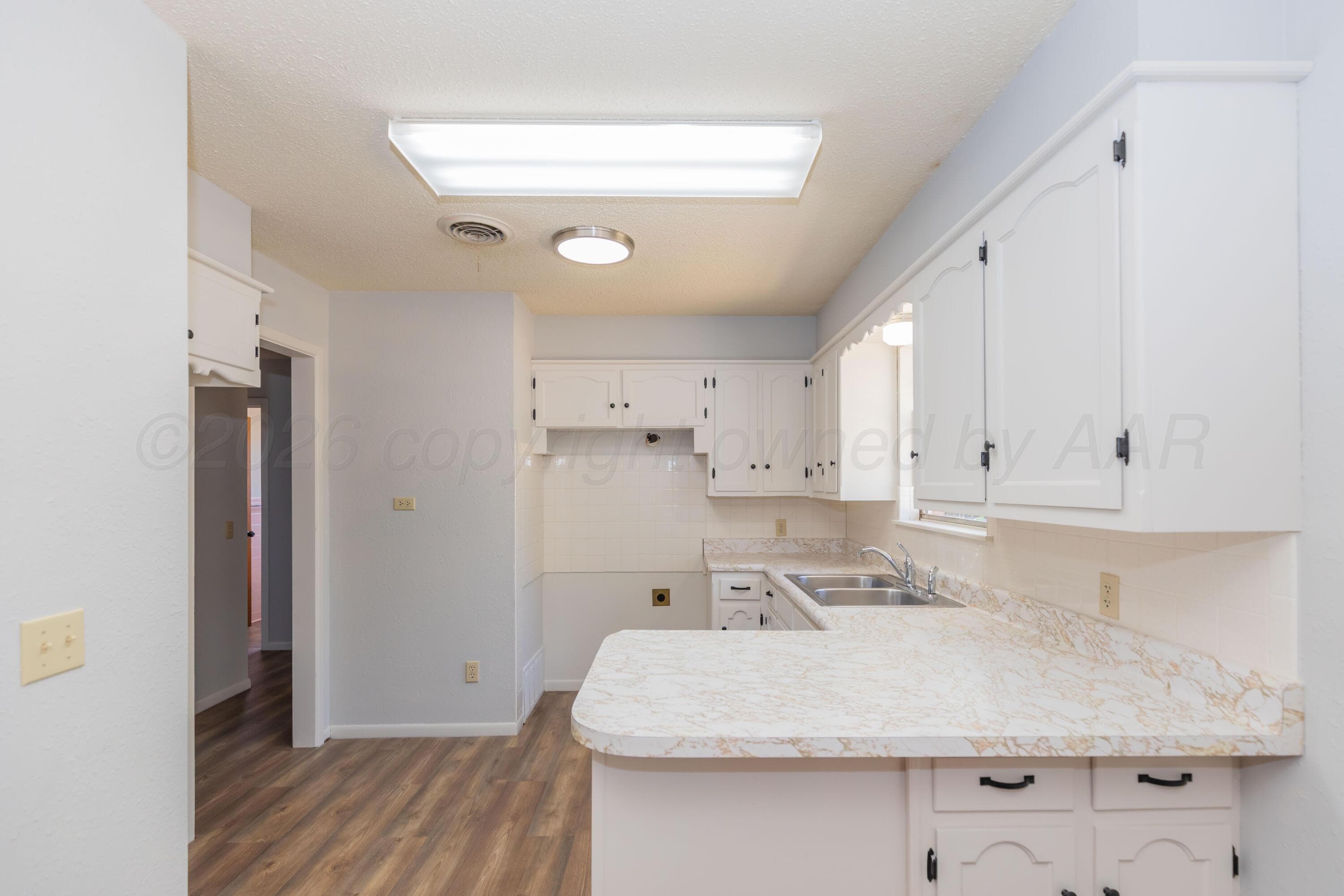 813 S Houston Street, Shamrock, TX 79079, photo 11
