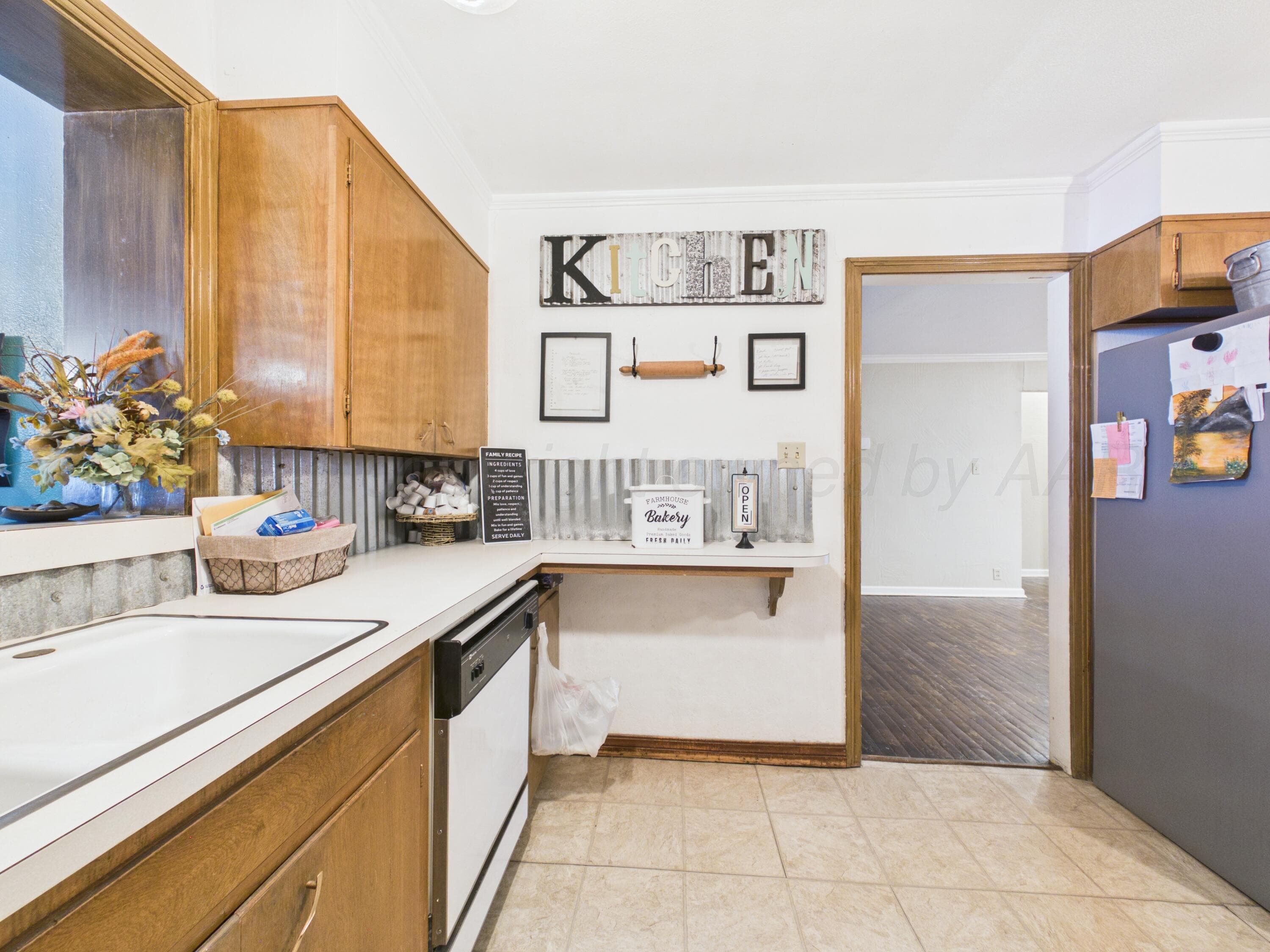 1704 N Christine Street, Pampa, TX 79065-4432, photo 7