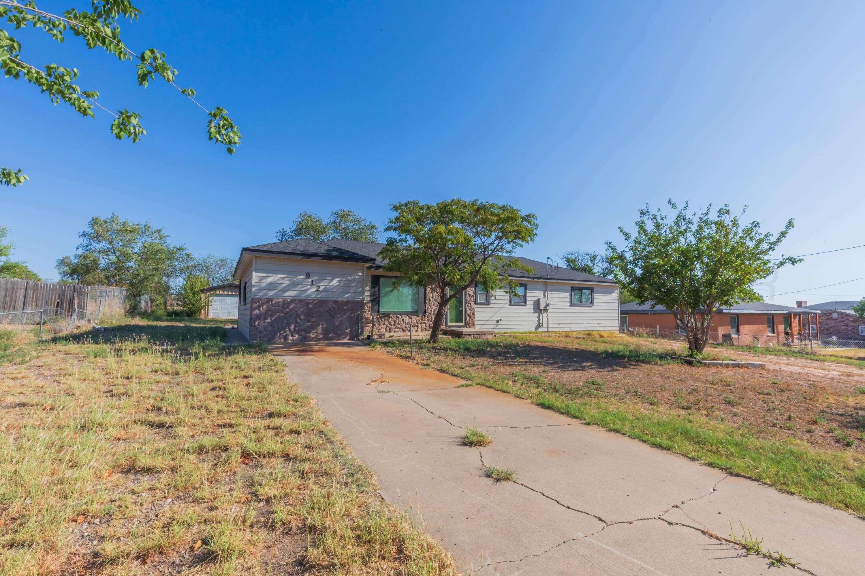 912 W BONITA Avenue, Amarillo, TX 79108, photo 2