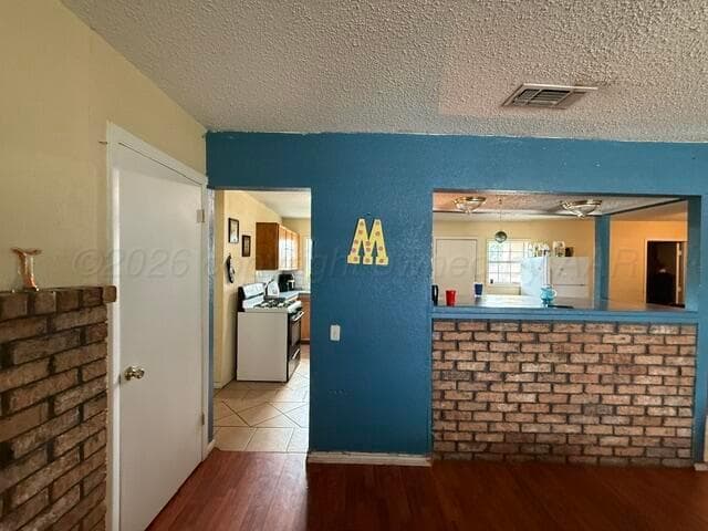 1145 W SENECA Lane, Pampa, TX 79065-2627, photo 4